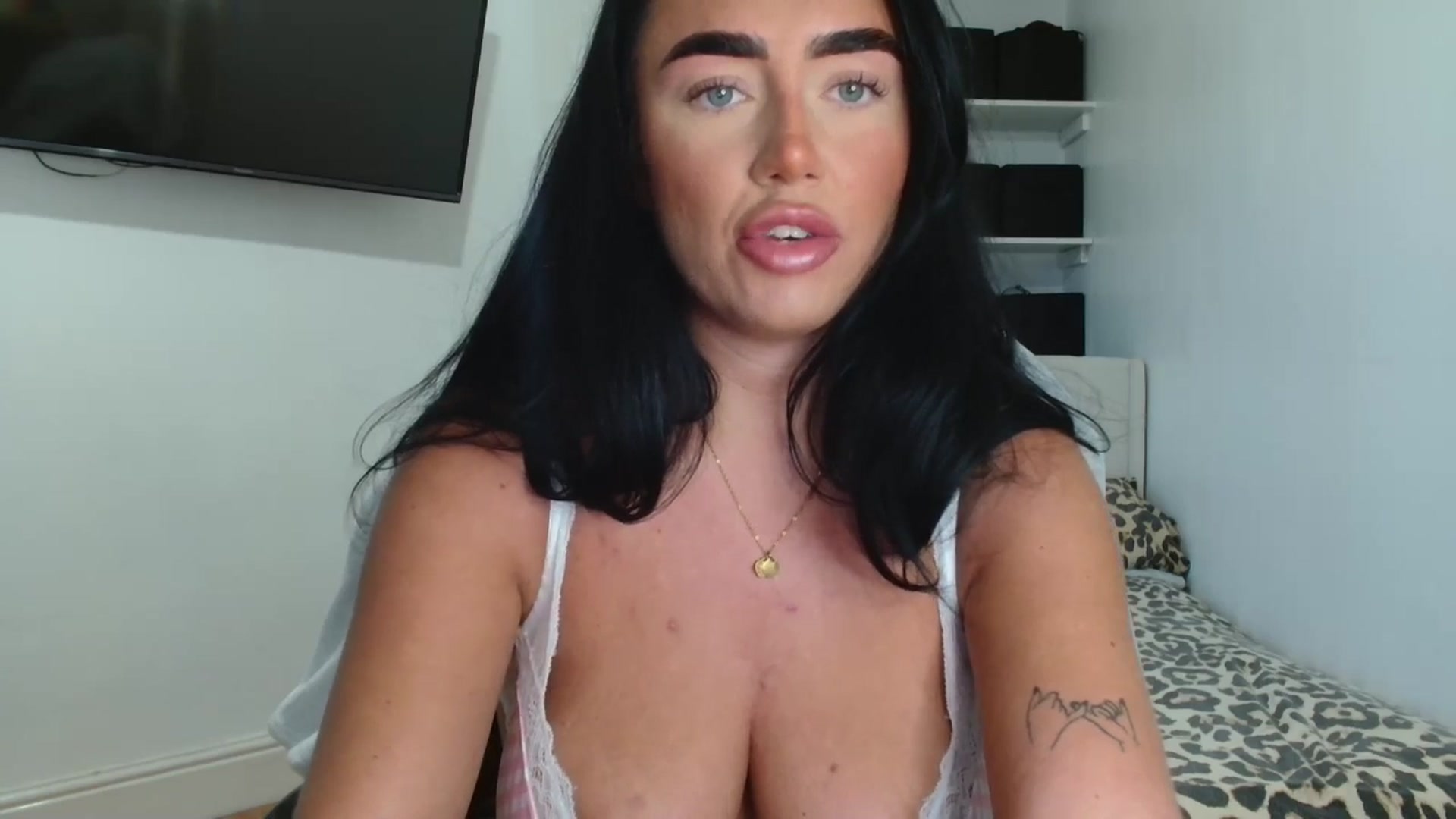 Gallery image thumbnail from ElleBloom's myfreecams stream on, 01/07/2026, 15:51 image 4 of 20