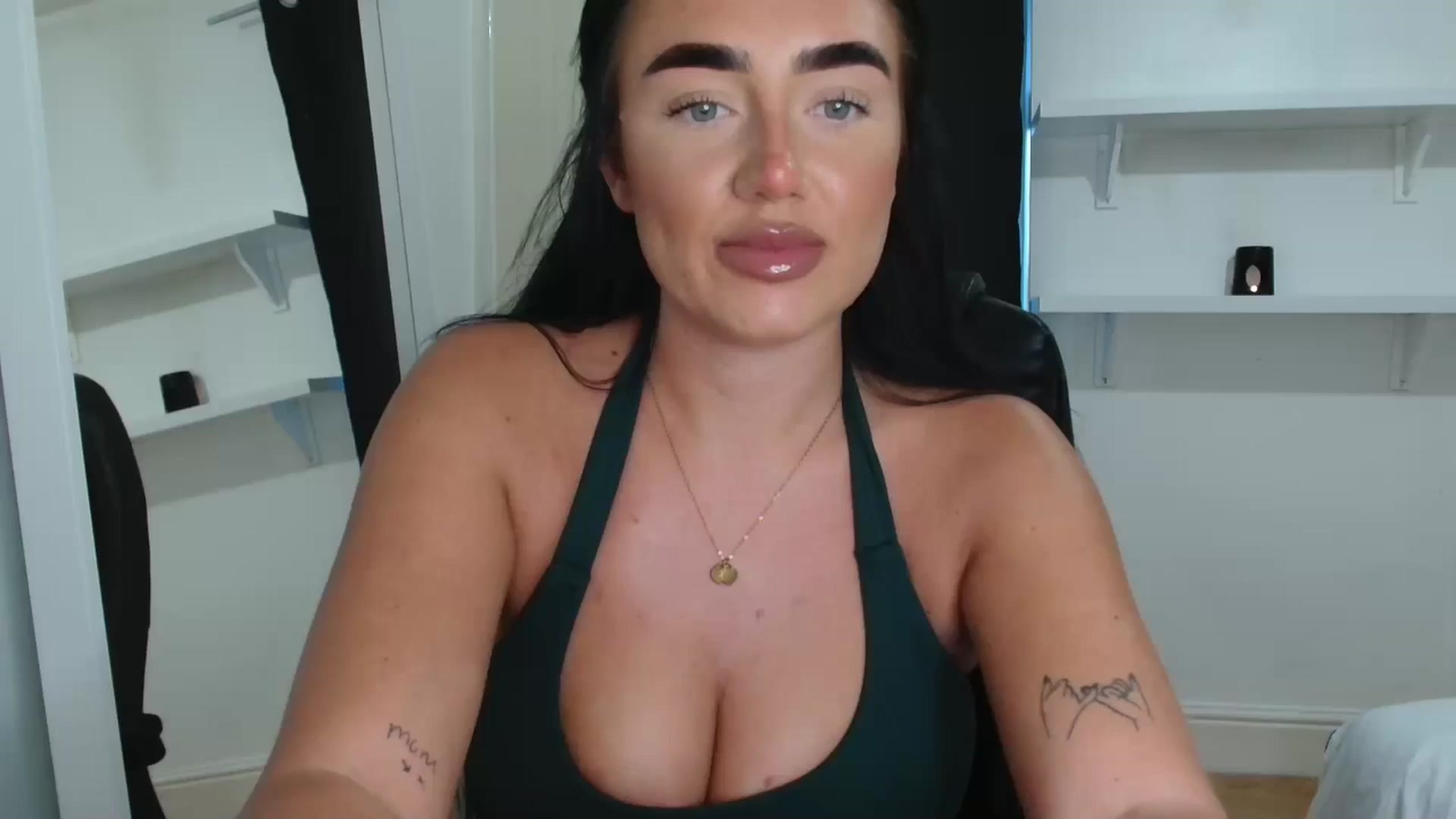 Gallery image thumbnail from ElleBloom's myfreecams stream on, 01/22/2026, 12:52 image 4 of 20
