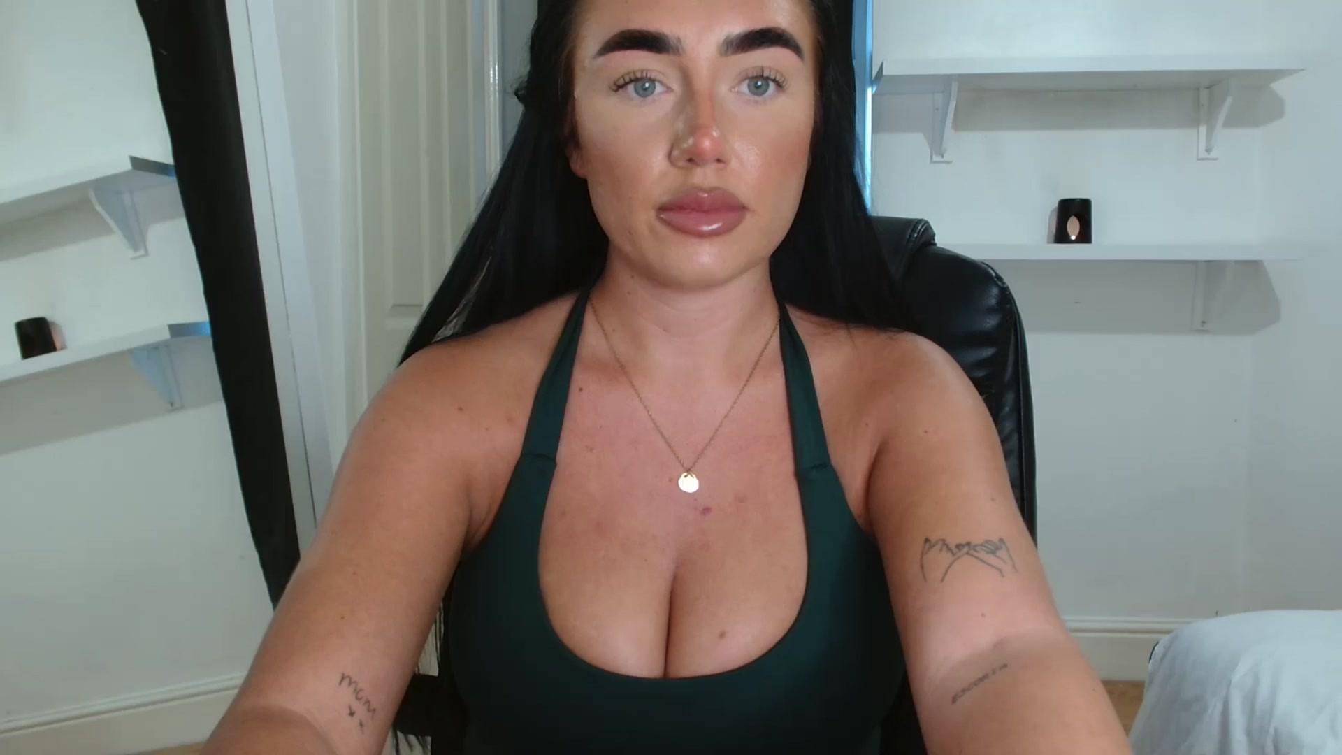 Gallery image thumbnail from ElleBloom's myfreecams stream on, 01/22/2026, 12:52 image 20 of 20