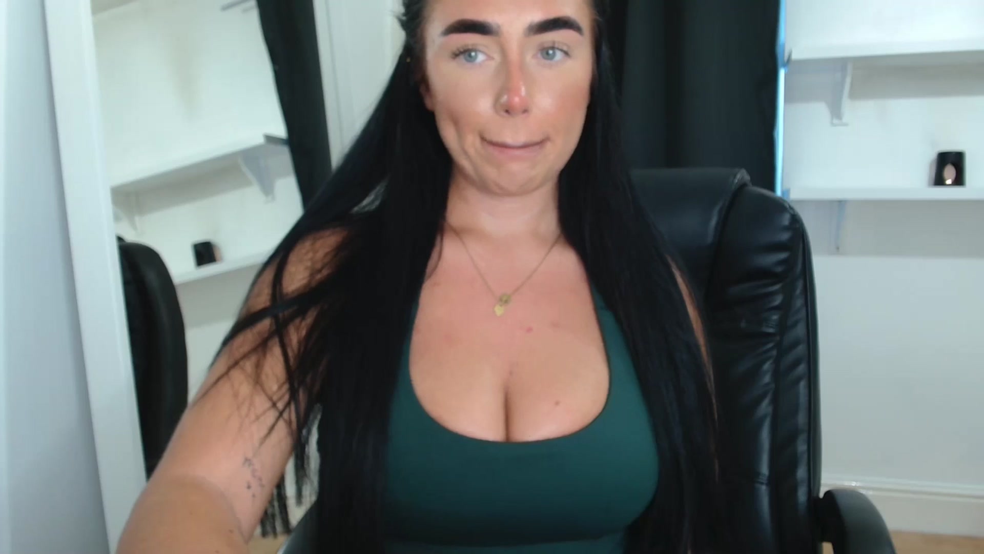 Gallery image thumbnail from ElleBloom's myfreecams stream on, 01/22/2026, 12:52 image 6 of 20