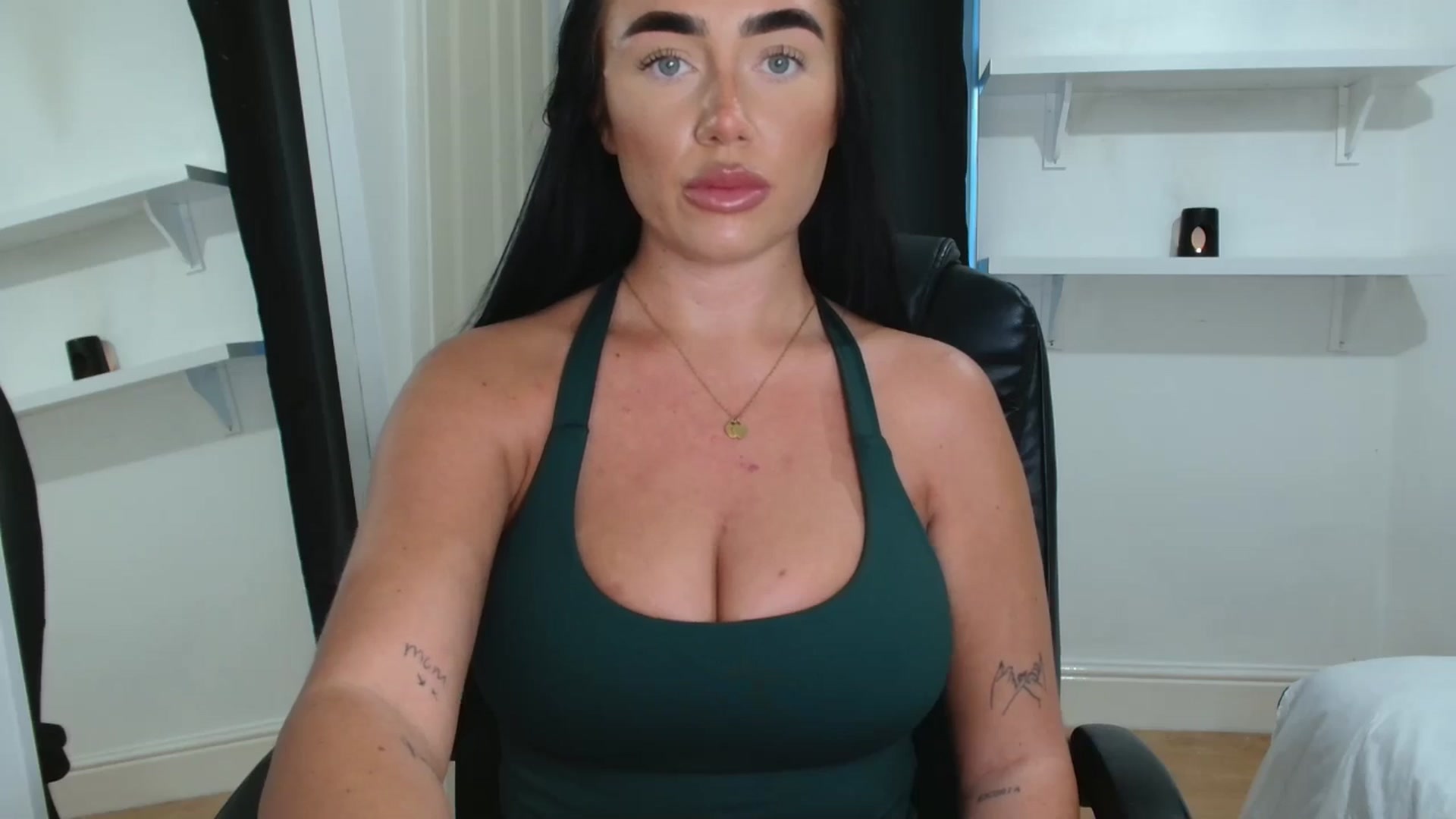 Gallery image thumbnail from ElleBloom's myfreecams stream on, 01/22/2026, 14:28 image 2 of 20