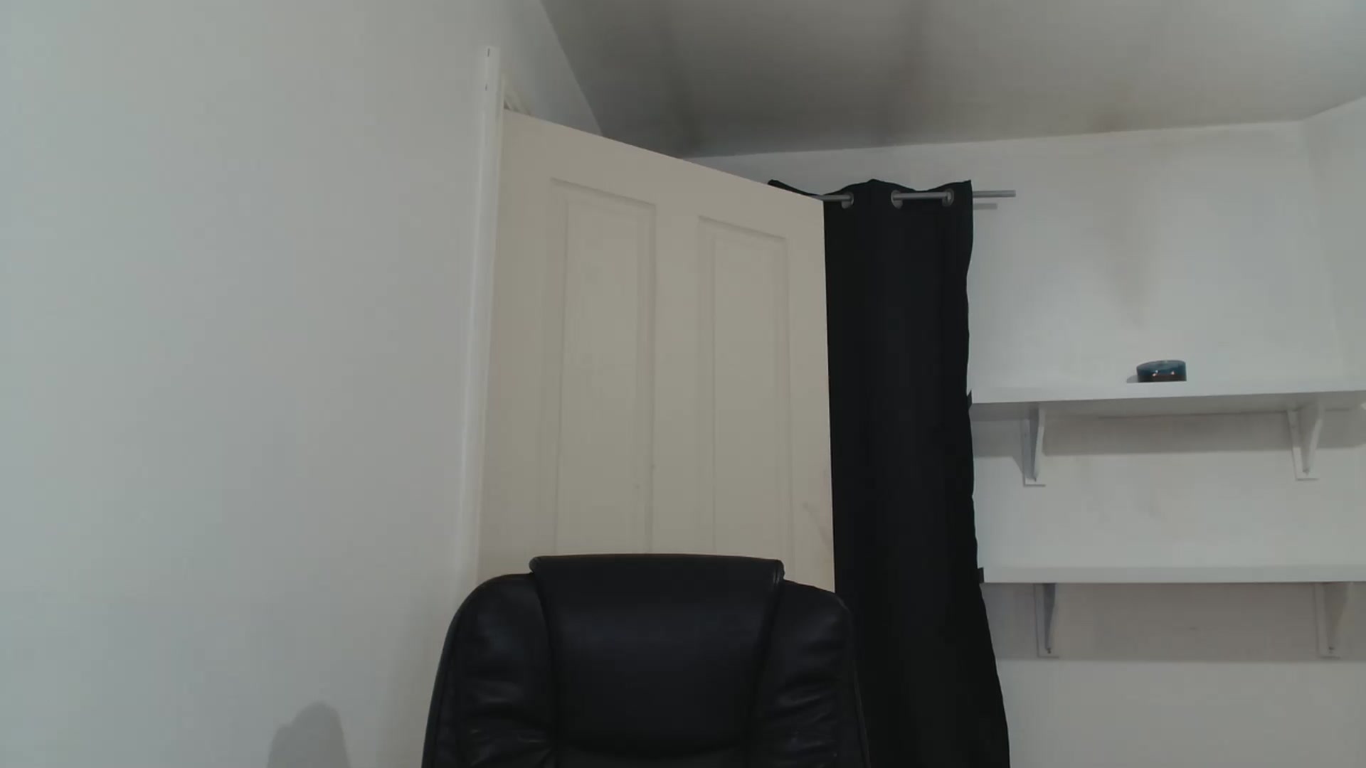 Gallery image thumbnail from ElleBloom's myfreecams stream on, 01/28/2026, 16:09 image 16 of 20