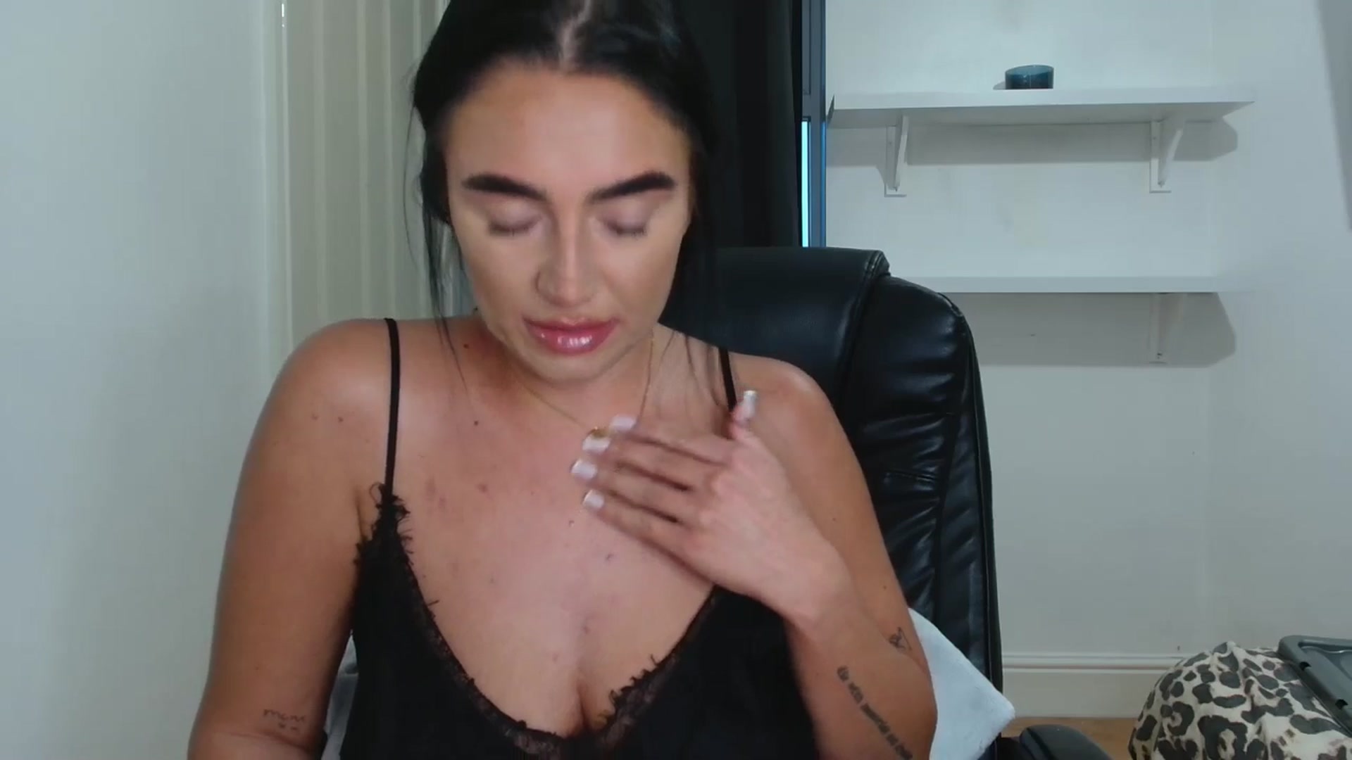 Gallery image thumbnail from ElleBloom's myfreecams stream on, 02/03/2026, 15:32 image 18 of 20