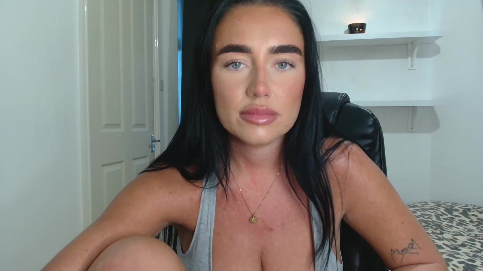 Gallery image thumbnail from ElleBloom's myfreecams stream on, 02/05/2026, 15:23 image 15 of 20