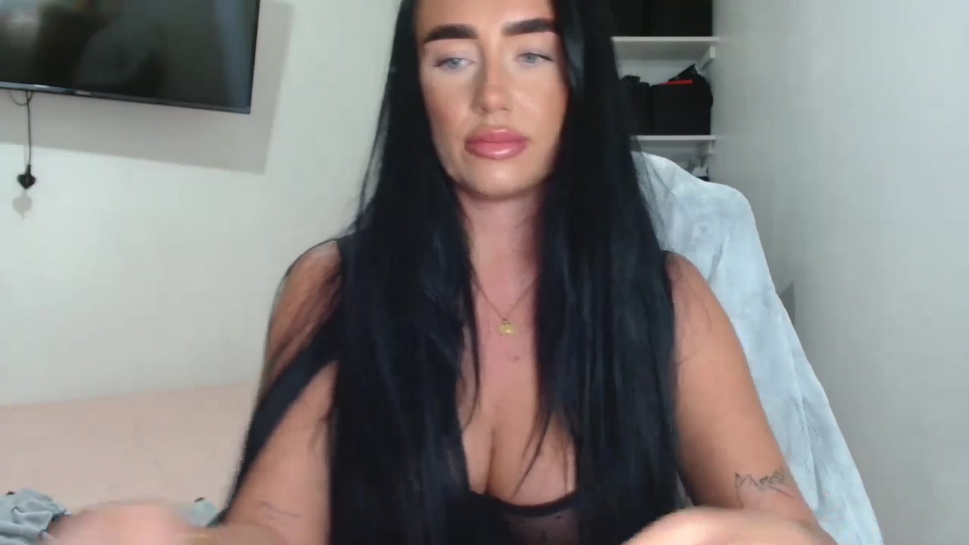 Gallery image thumbnail from ElleBloom's myfreecams stream on, 02/19/2026, 16:22 image 15 of 20