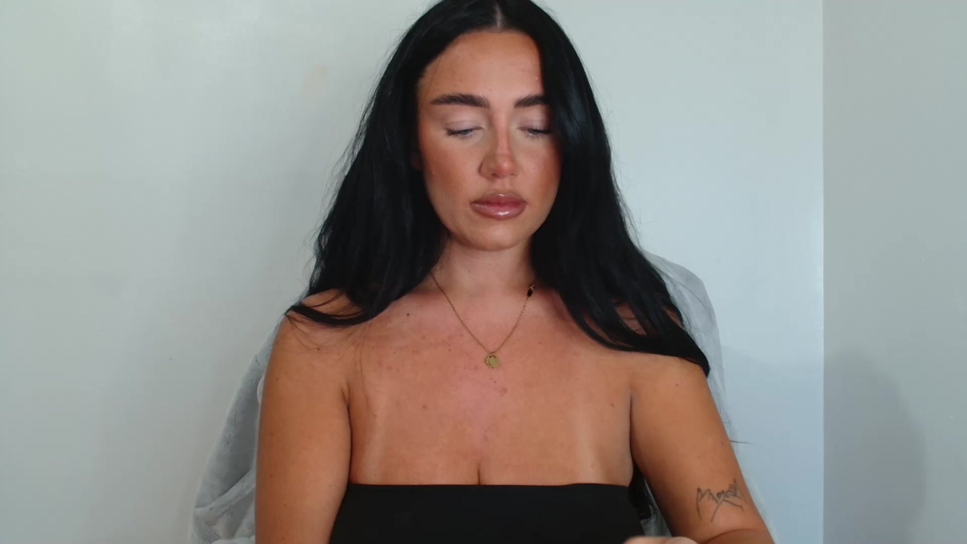 Gallery image thumbnail from ElleBloom's myfreecams stream on, 03/20/2026, 15:44 image 1 of 20