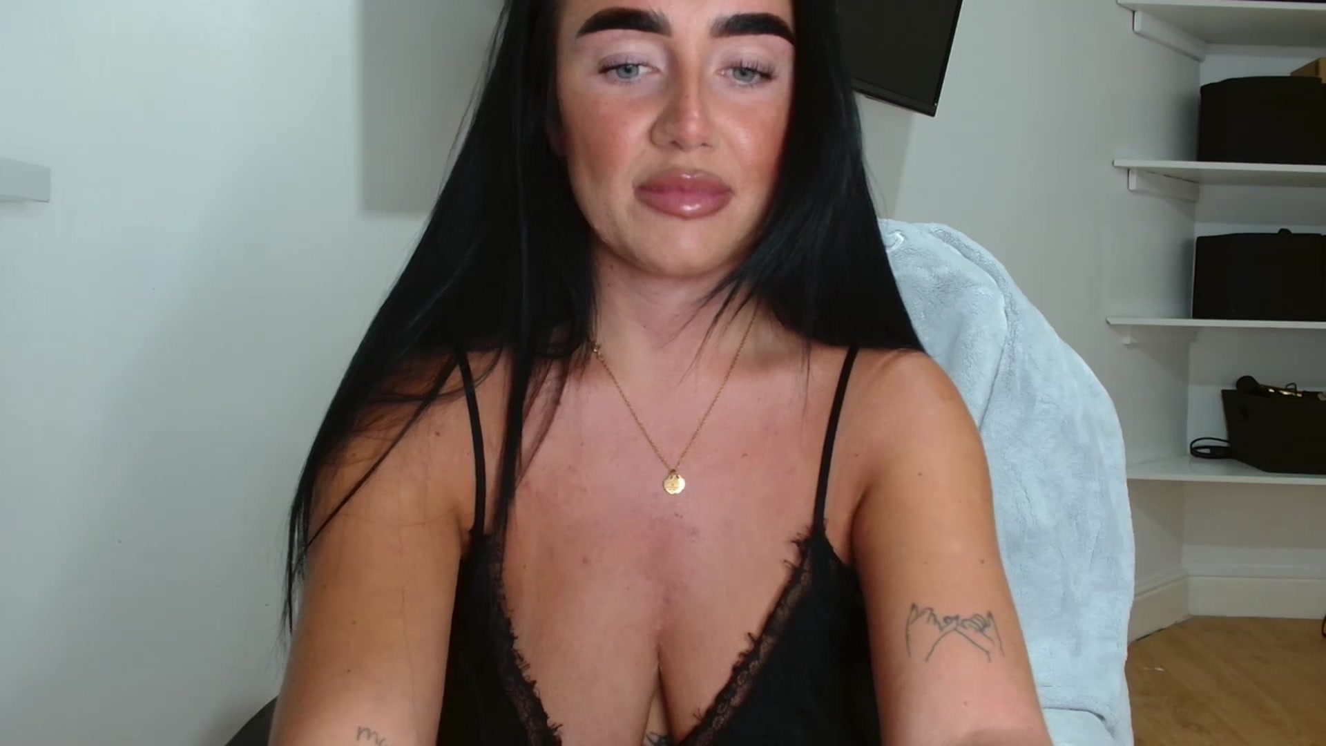 Gallery image thumbnail from ElleBloom's myfreecams stream on, 03/23/2026, 16:41 image 11 of 20