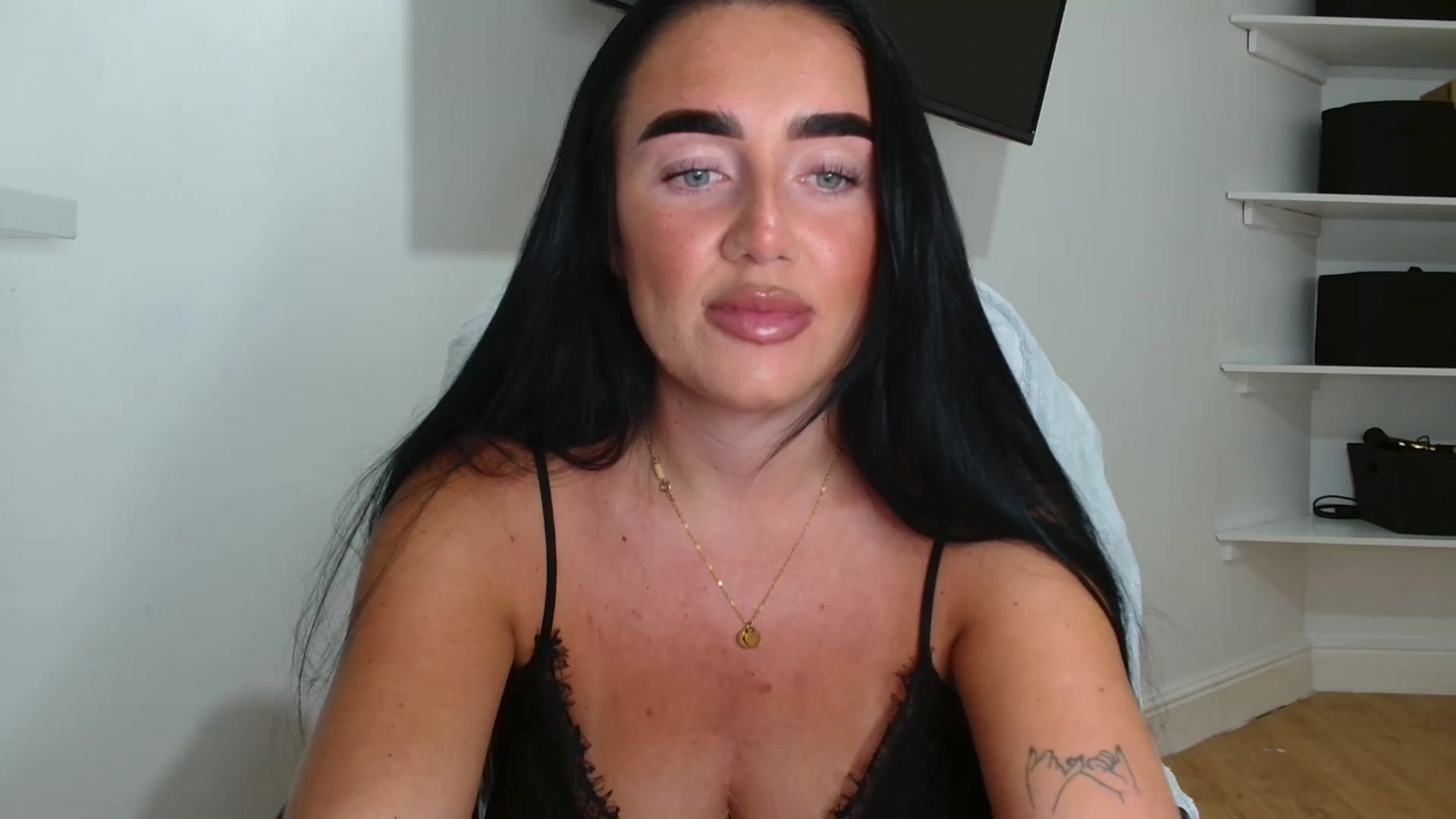 Gallery image thumbnail from ElleBloom's myfreecams stream on, 03/23/2026, 16:41 image 13 of 20
