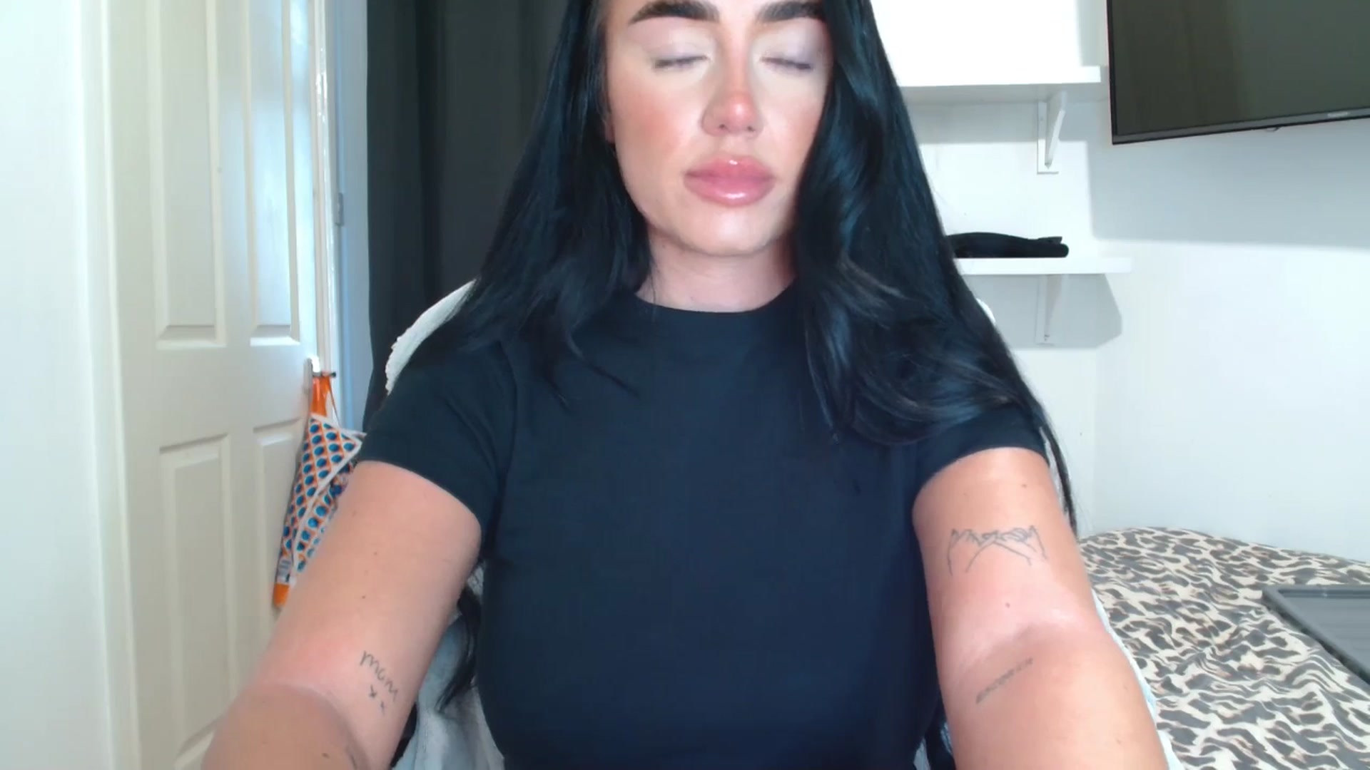 Gallery image thumbnail from ElleBloom's myfreecams stream on, 04/09/2026, 14:13 image 17 of 20