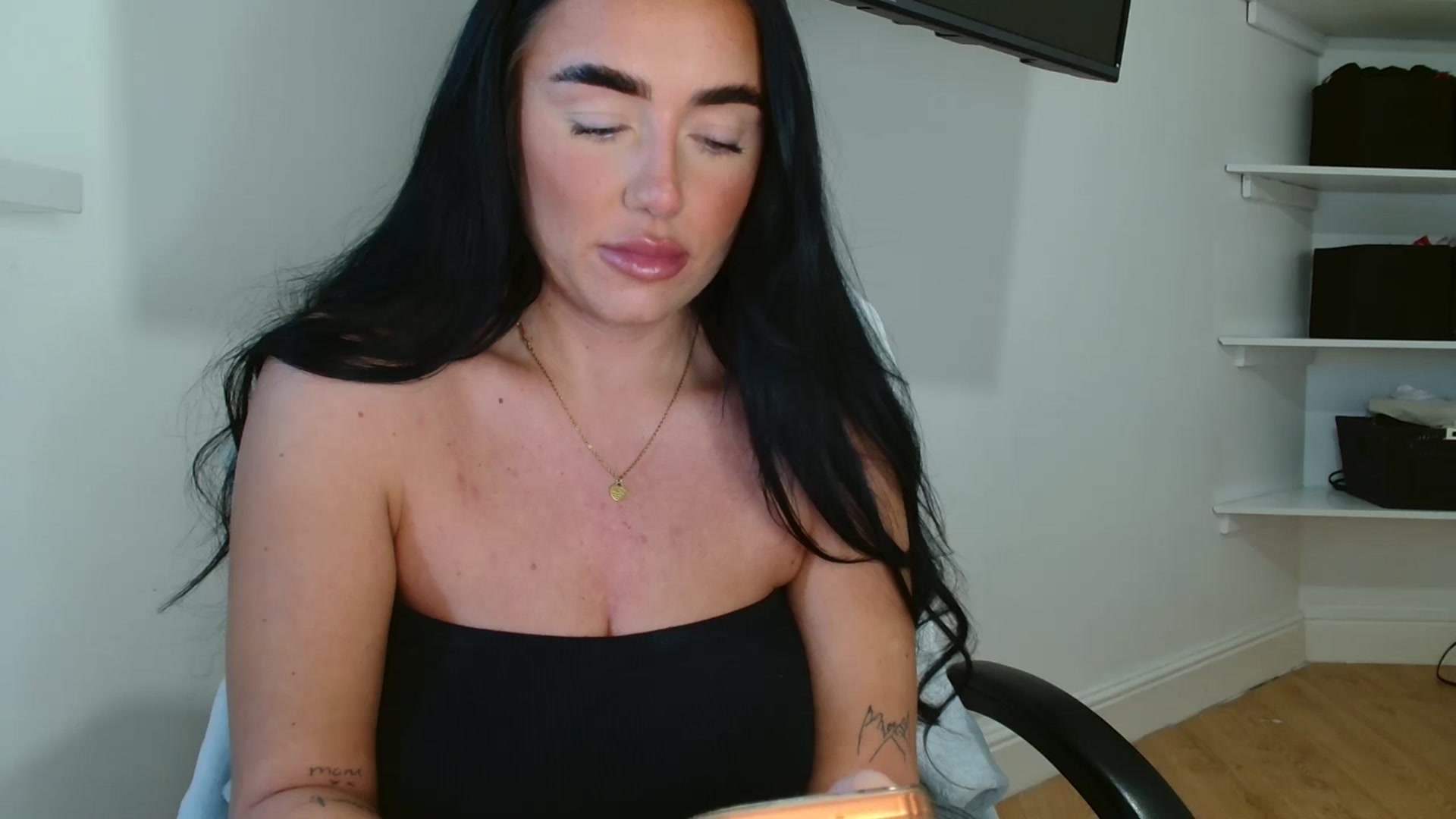 Gallery image thumbnail from ElleBloom's myfreecams stream on, 04/10/2026, 11:09 image 20 of 20