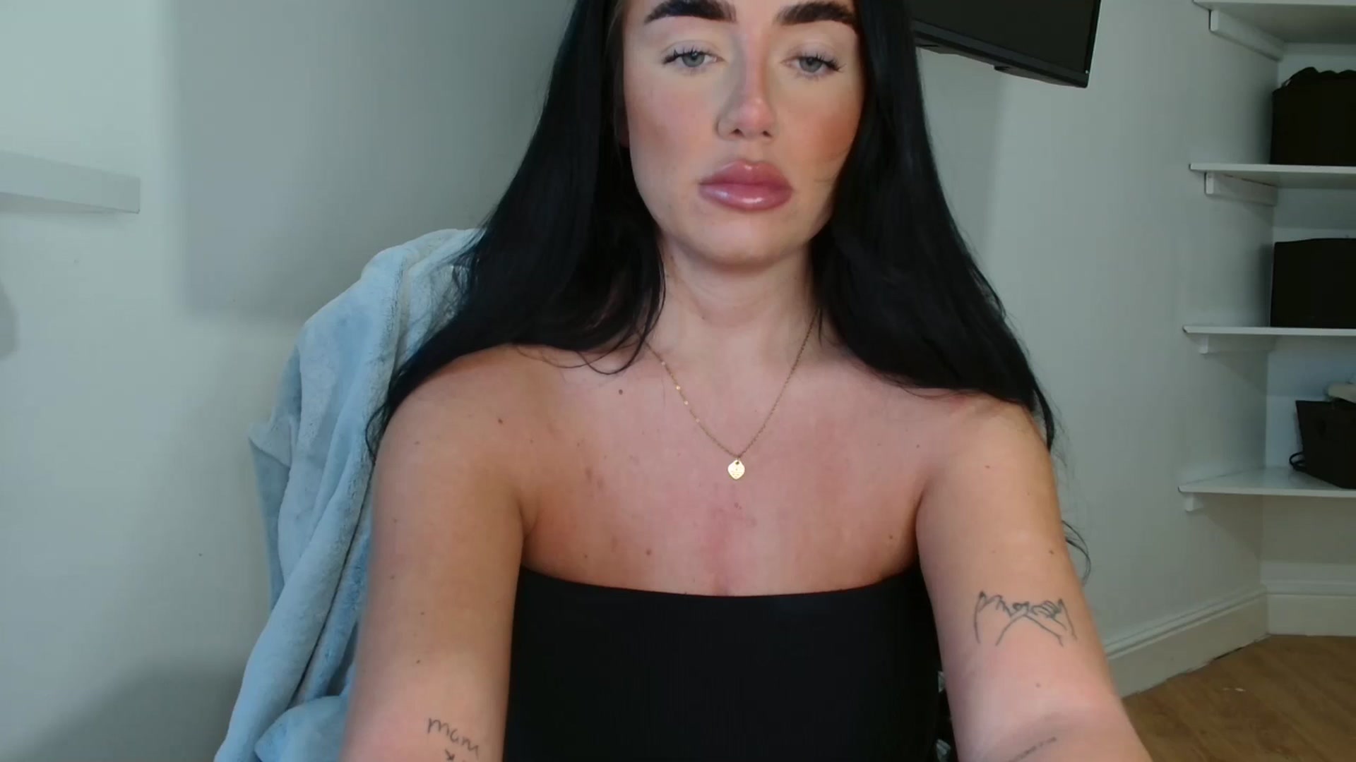 Gallery image thumbnail from ElleBloom's myfreecams stream on, 04/10/2026, 11:09 image 8 of 20