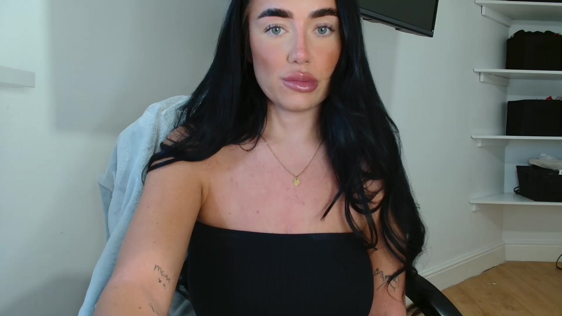 Gallery image thumbnail from ElleBloom's myfreecams stream on, 04/10/2026, 11:09 image 13 of 20