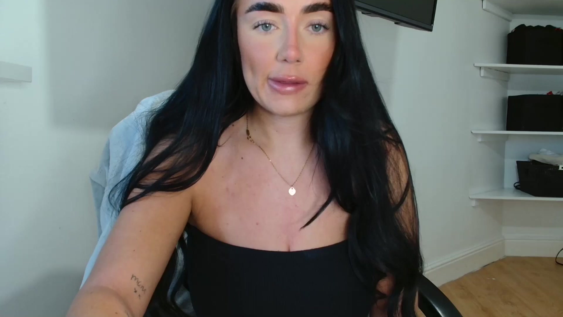 Gallery image thumbnail from ElleBloom's myfreecams stream on, 04/10/2026, 11:09 image 18 of 20