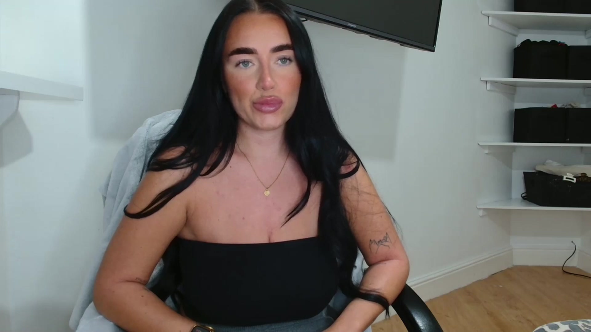 Gallery image thumbnail from ElleBloom's myfreecams stream on, 04/10/2026, 13:06 image 4 of 20