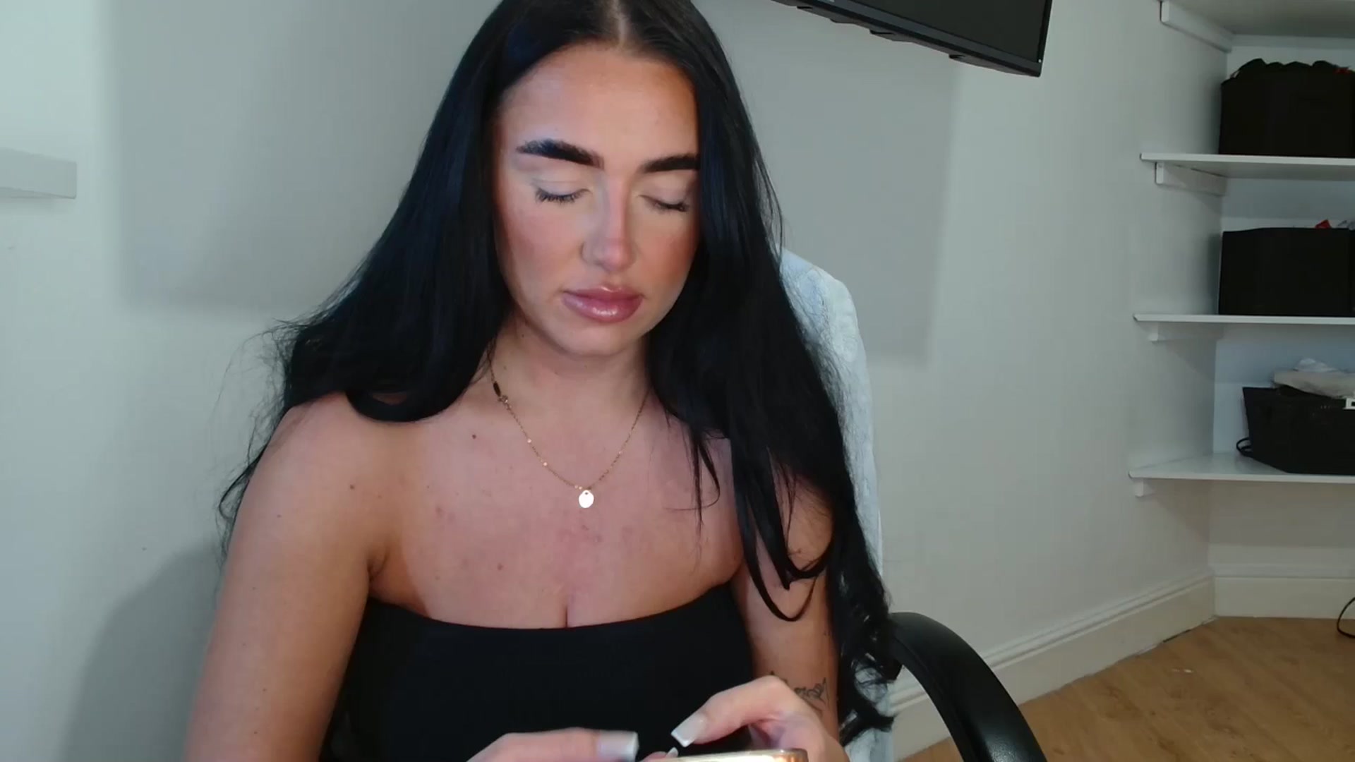 Gallery image thumbnail from ElleBloom's myfreecams stream on, 04/10/2026, 13:06 image 1 of 20