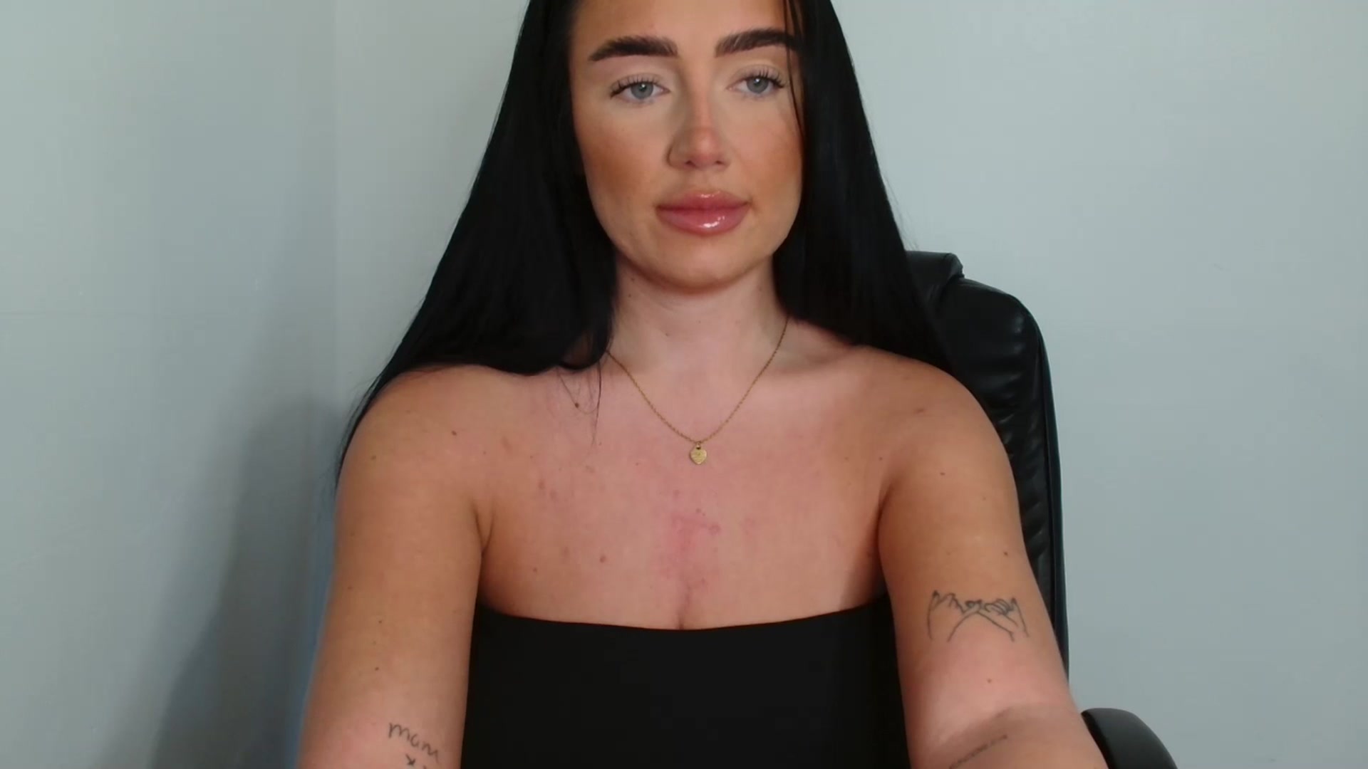 Gallery image thumbnail from ElleBloom's myfreecams stream on, 04/13/2026, 15:08 image 4 of 20
