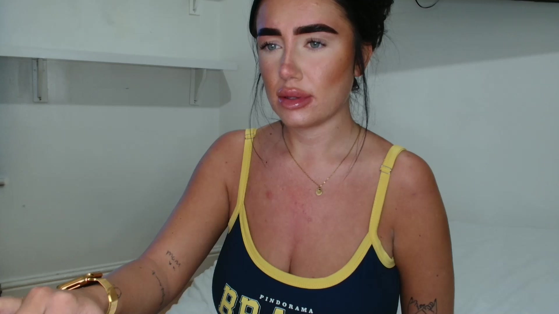 Gallery image thumbnail from ElleBloom's myfreecams stream on, 04/21/2026, 15:17 image 11 of 20