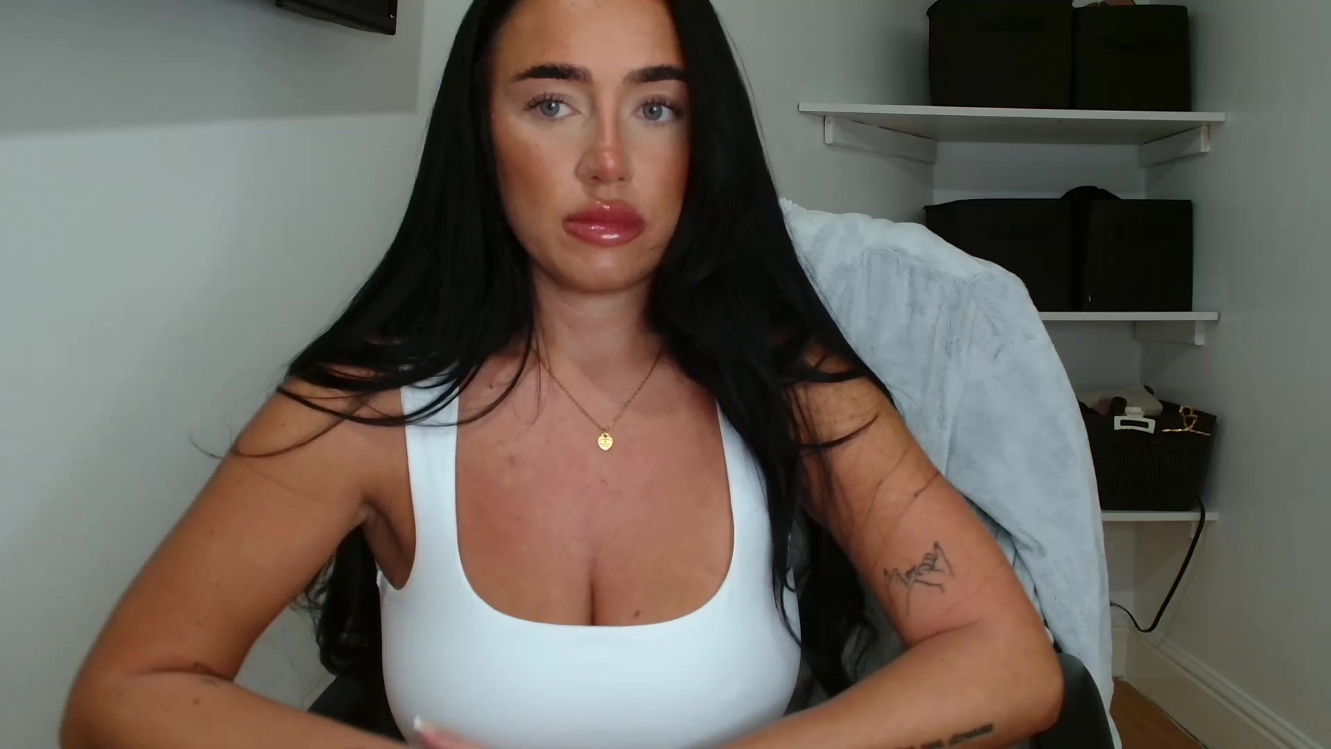 Gallery image thumbnail from ElleBloom's myfreecams stream on, 04/28/2026, 12:46 image 18 of 20
