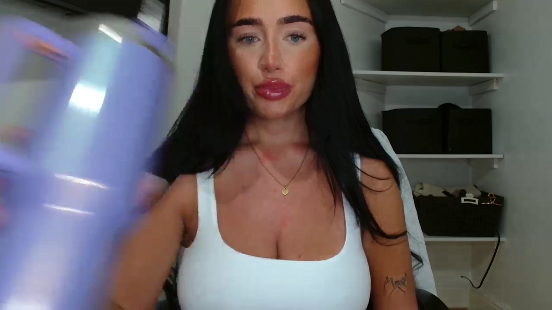 Gallery image thumbnail from ElleBloom's myfreecams stream on, 04/28/2026, 12:46 image 3 of 20
