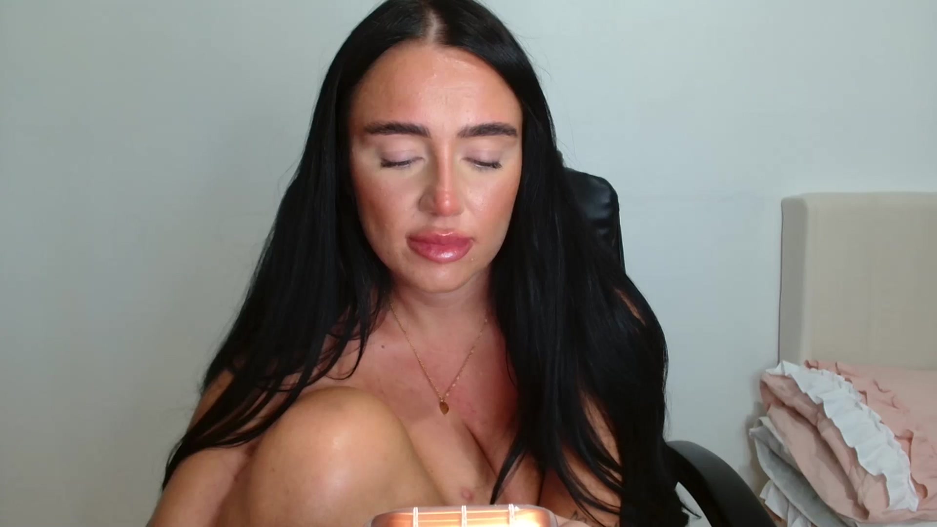 Gallery image thumbnail from ElleBloom's myfreecams stream on, 04/29/2026, 14:12 image 19 of 20