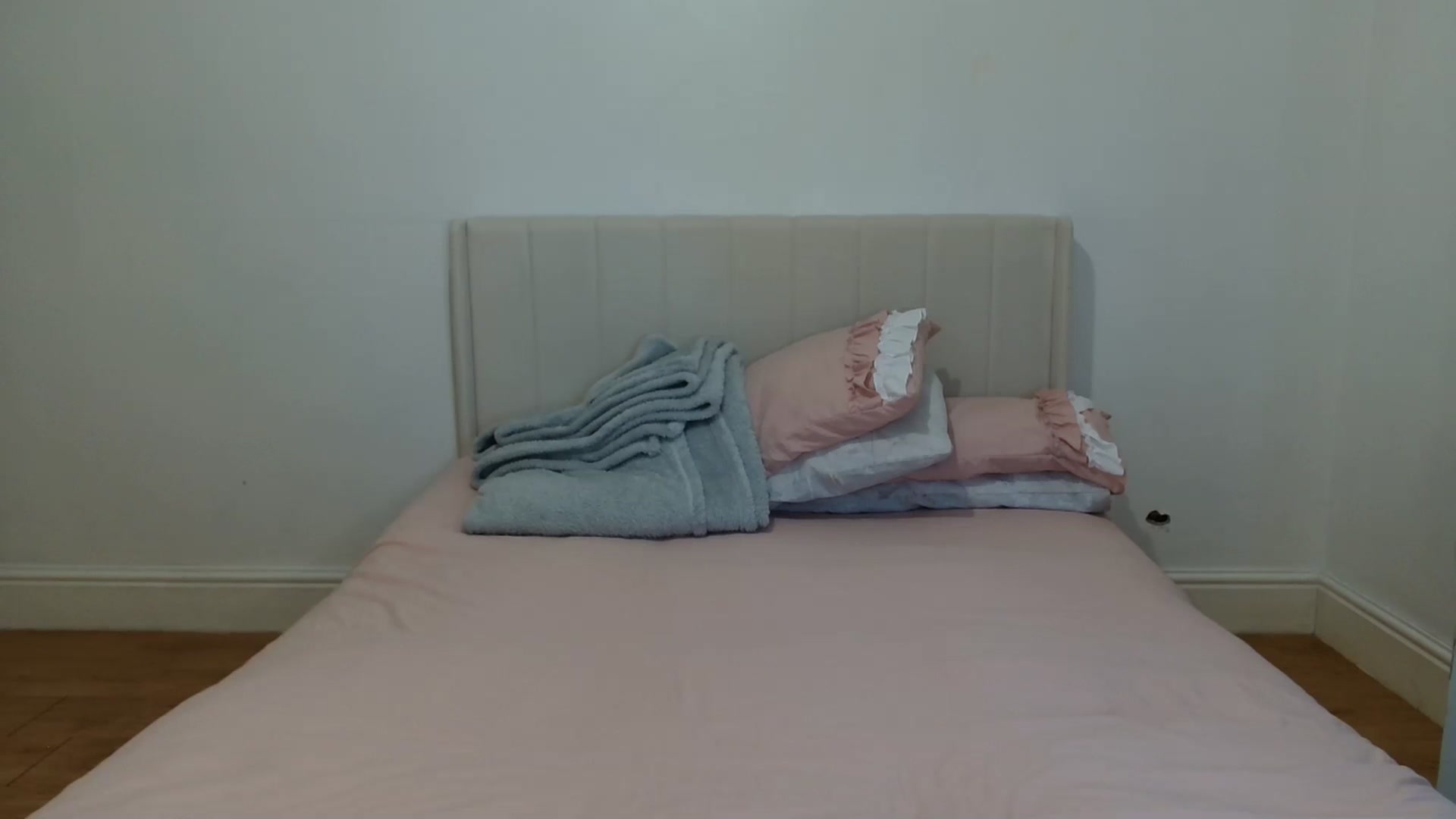 Gallery image thumbnail from ElleBloom's myfreecams stream on, 04/30/2026, 13:28 image 9 of 20