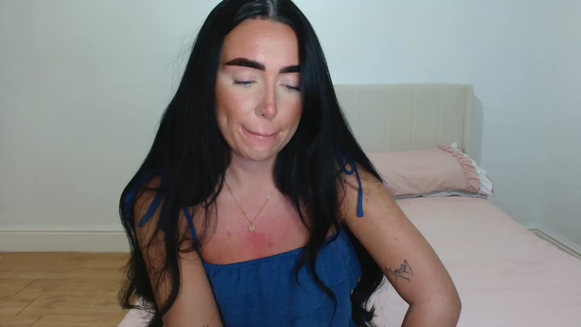 Gallery image thumbnail from ElleBloom's myfreecams stream on, 05/01/2026, 14:16 image 16 of 20