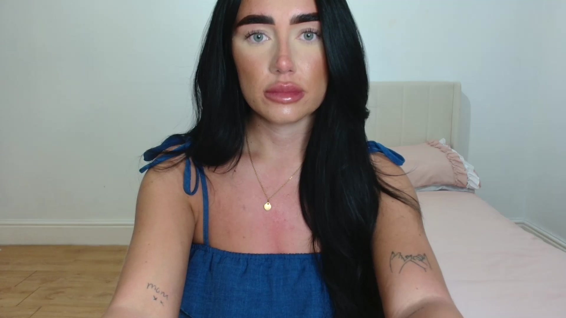 Gallery image thumbnail from ElleBloom's myfreecams stream on, 05/01/2026, 14:16 image 3 of 20