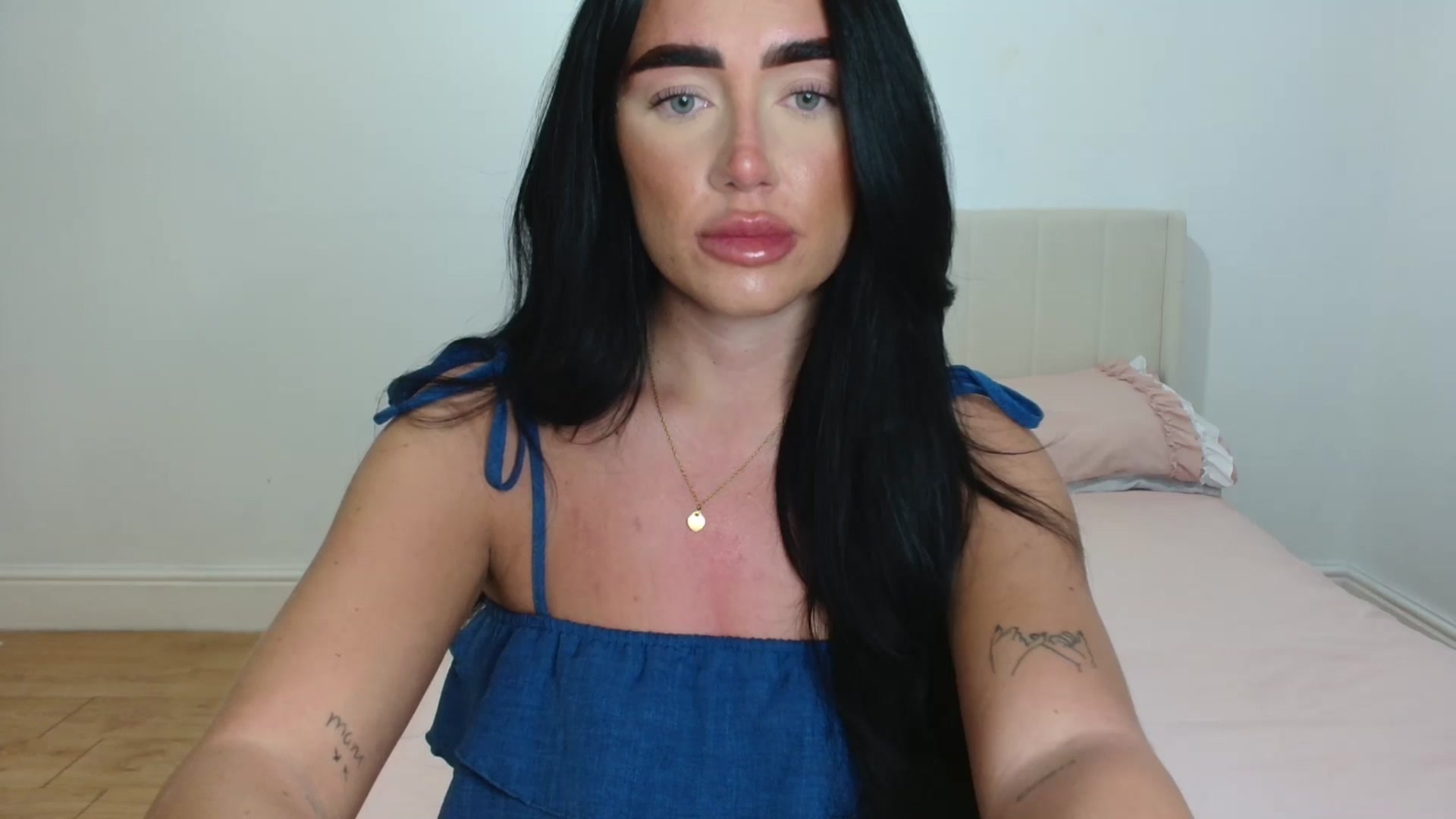 Gallery image thumbnail from ElleBloom's myfreecams stream on, 05/01/2026, 14:16 image 4 of 20