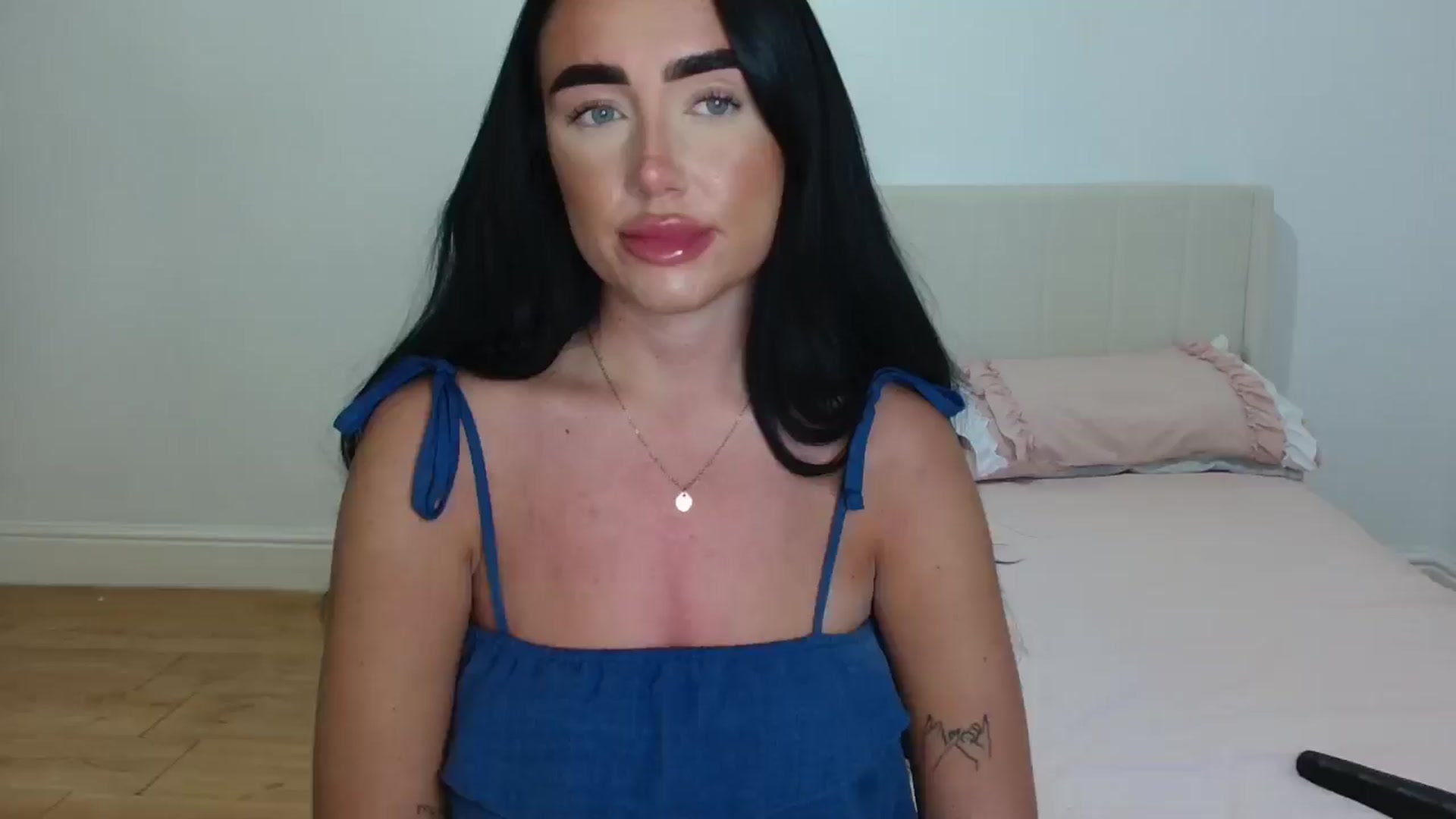 Gallery image thumbnail from ElleBloom's myfreecams stream on, 05/01/2026, 15:49 image 6 of 20