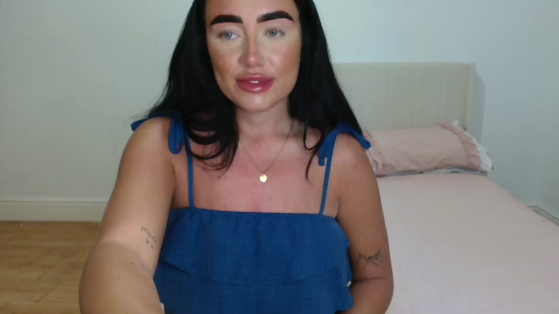 Gallery image thumbnail from ElleBloom's myfreecams stream on, 05/01/2026, 15:49 image 7 of 20