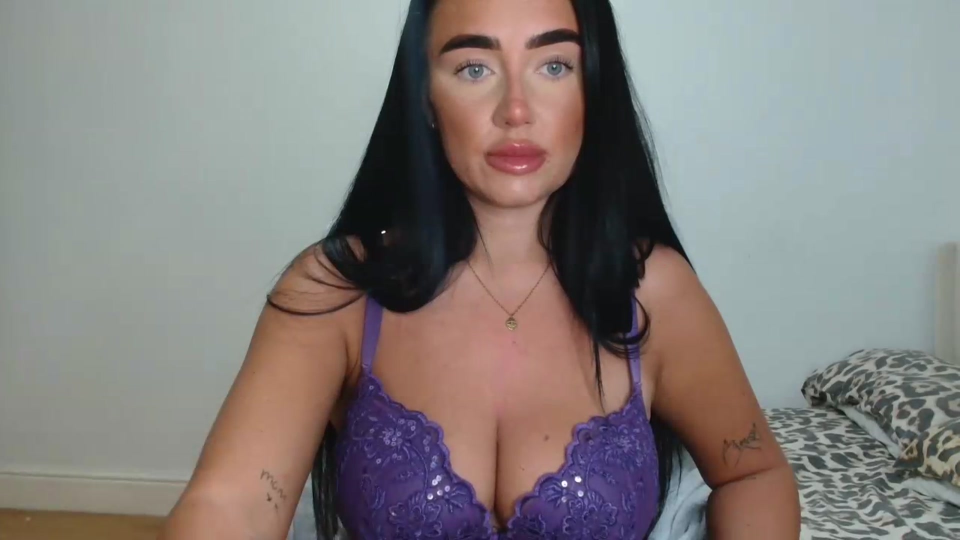 Gallery image thumbnail from ElleBloom's myfreecams stream on, 05/12/2026, 12:17 image 16 of 20