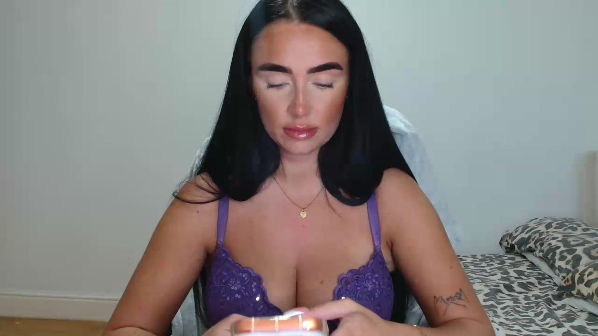 Gallery image thumbnail from ElleBloom's myfreecams stream on, 05/12/2026, 12:17 image 12 of 20