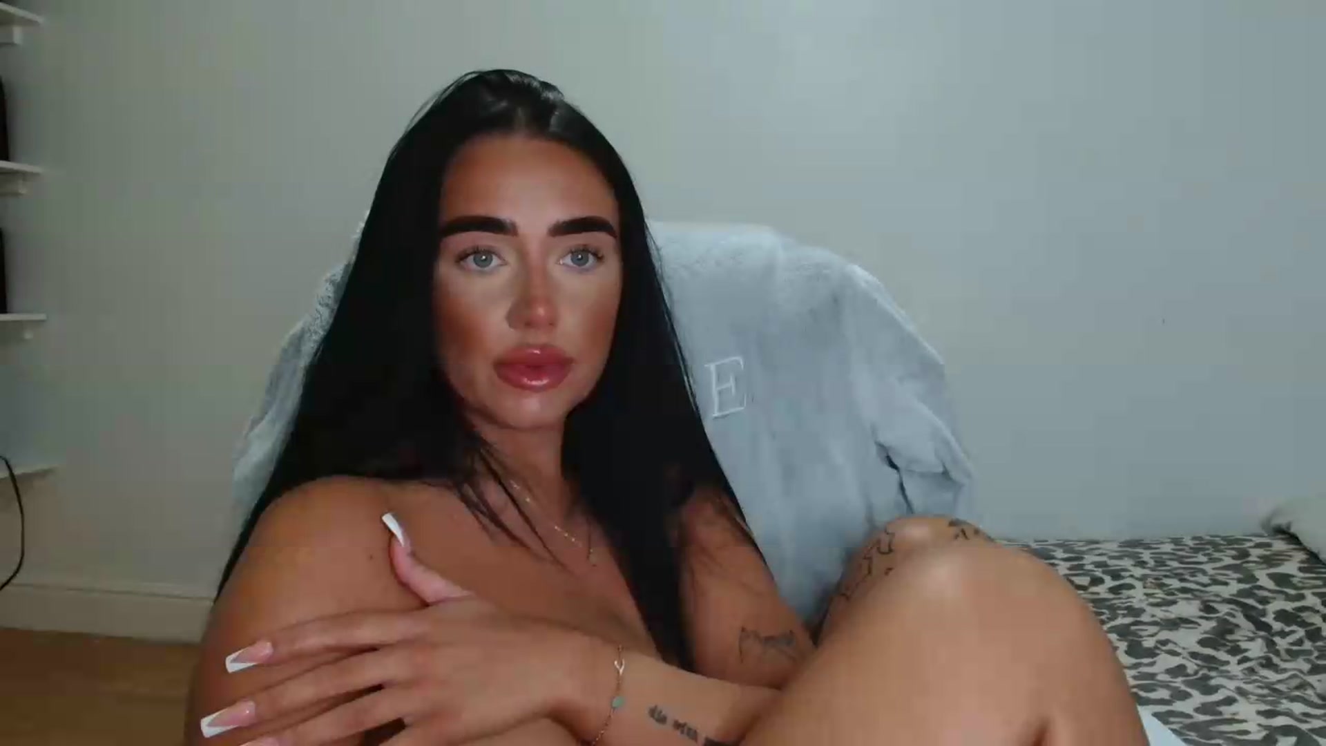 Gallery image thumbnail from ElleBloom's myfreecams stream on, 05/12/2026, 18:23 image 15 of 20