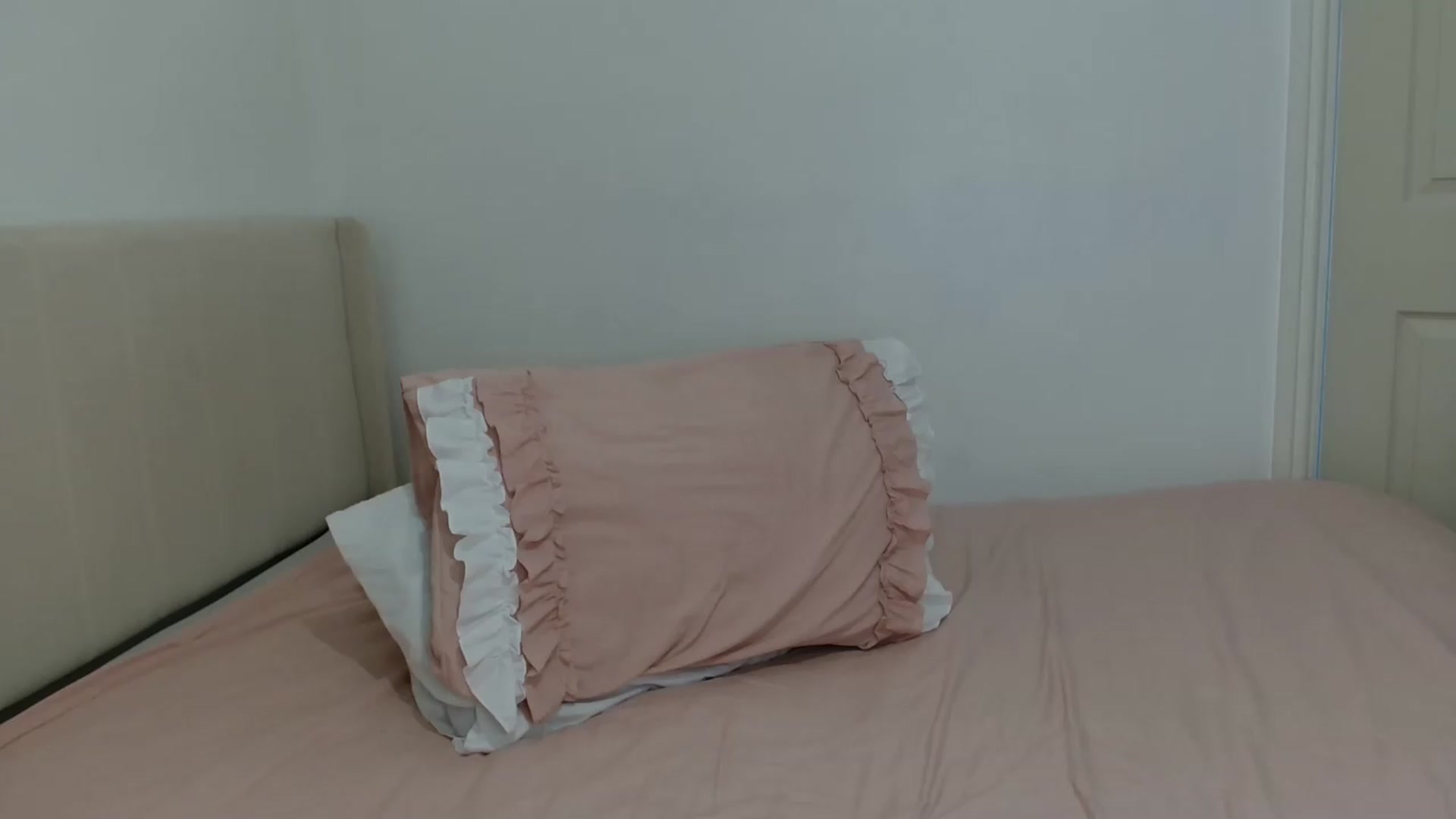 Gallery image thumbnail from ElleBloom's myfreecams stream on, 05/14/2026, 15:19 image 14 of 20