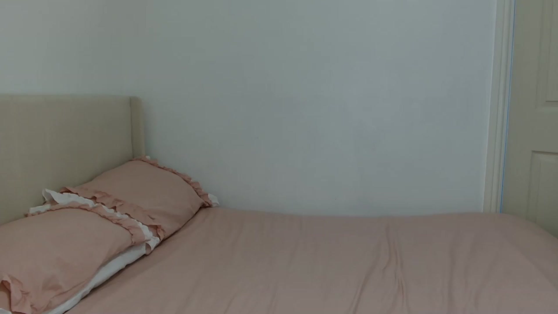 Gallery image thumbnail from ElleBloom's myfreecams stream on, 05/14/2026, 15:19 image 11 of 20