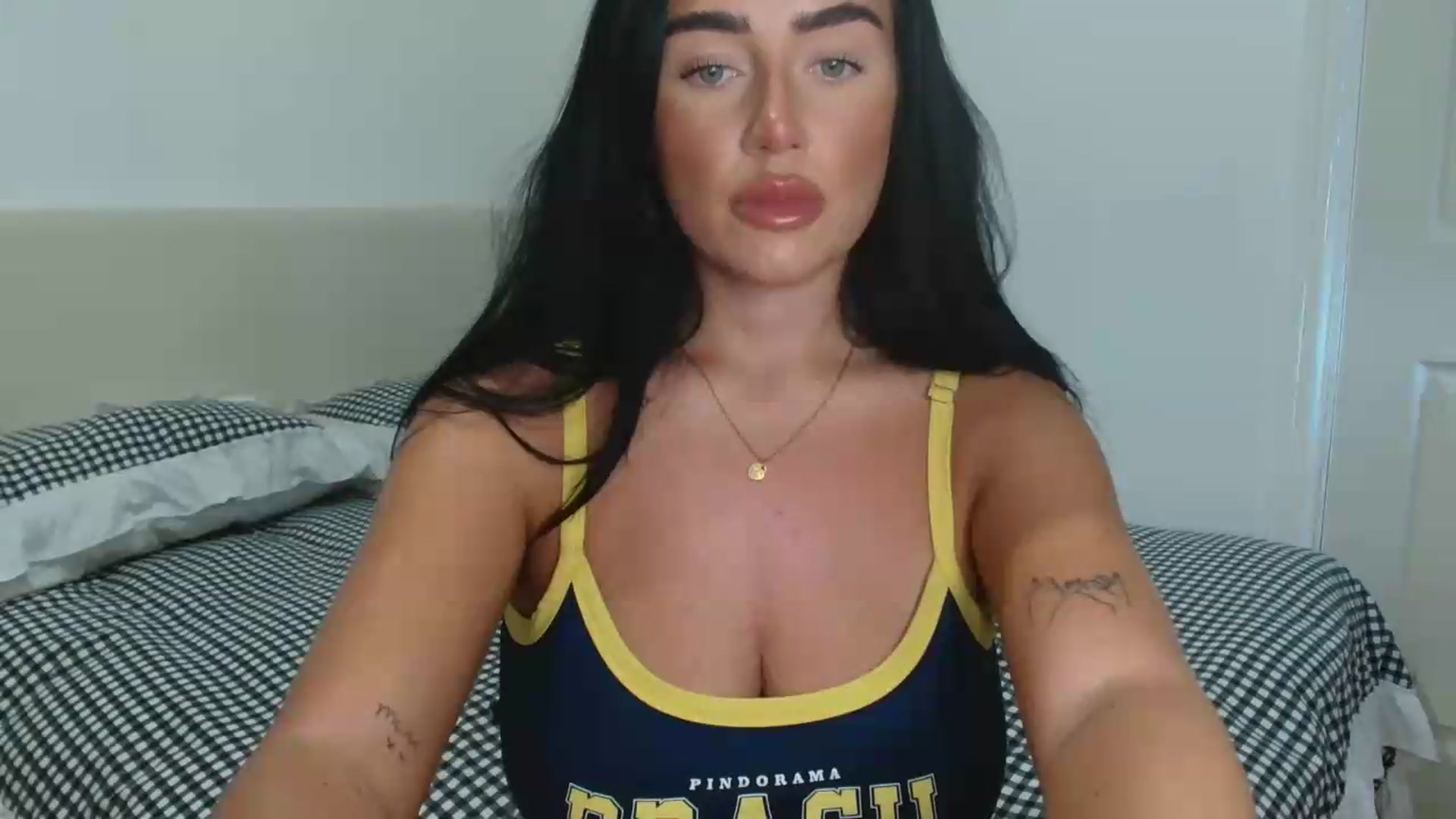 Gallery image thumbnail from ElleBloom's myfreecams stream on, 05/19/2026, 12:57 image 10 of 20