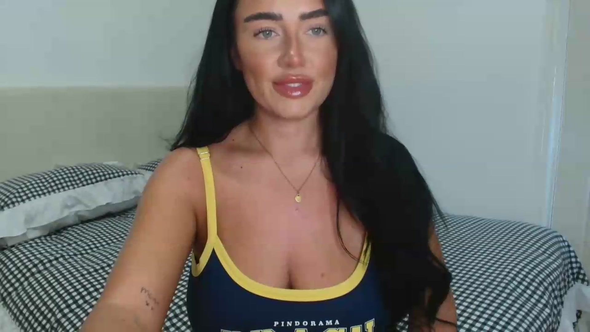 Gallery image thumbnail from ElleBloom's myfreecams stream on, 05/19/2026, 12:57 image 3 of 20