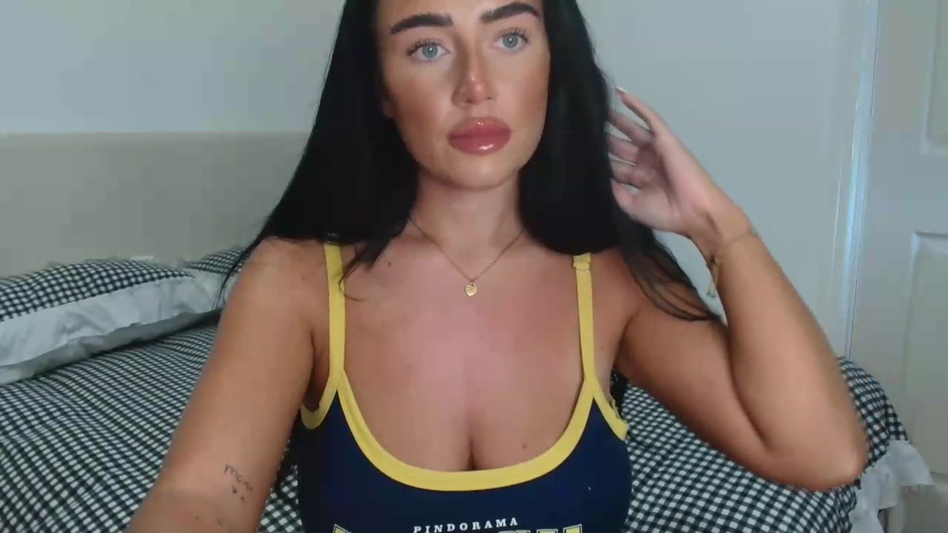 Gallery image thumbnail from ElleBloom's myfreecams stream on, 05/19/2026, 13:12 image 11 of 20