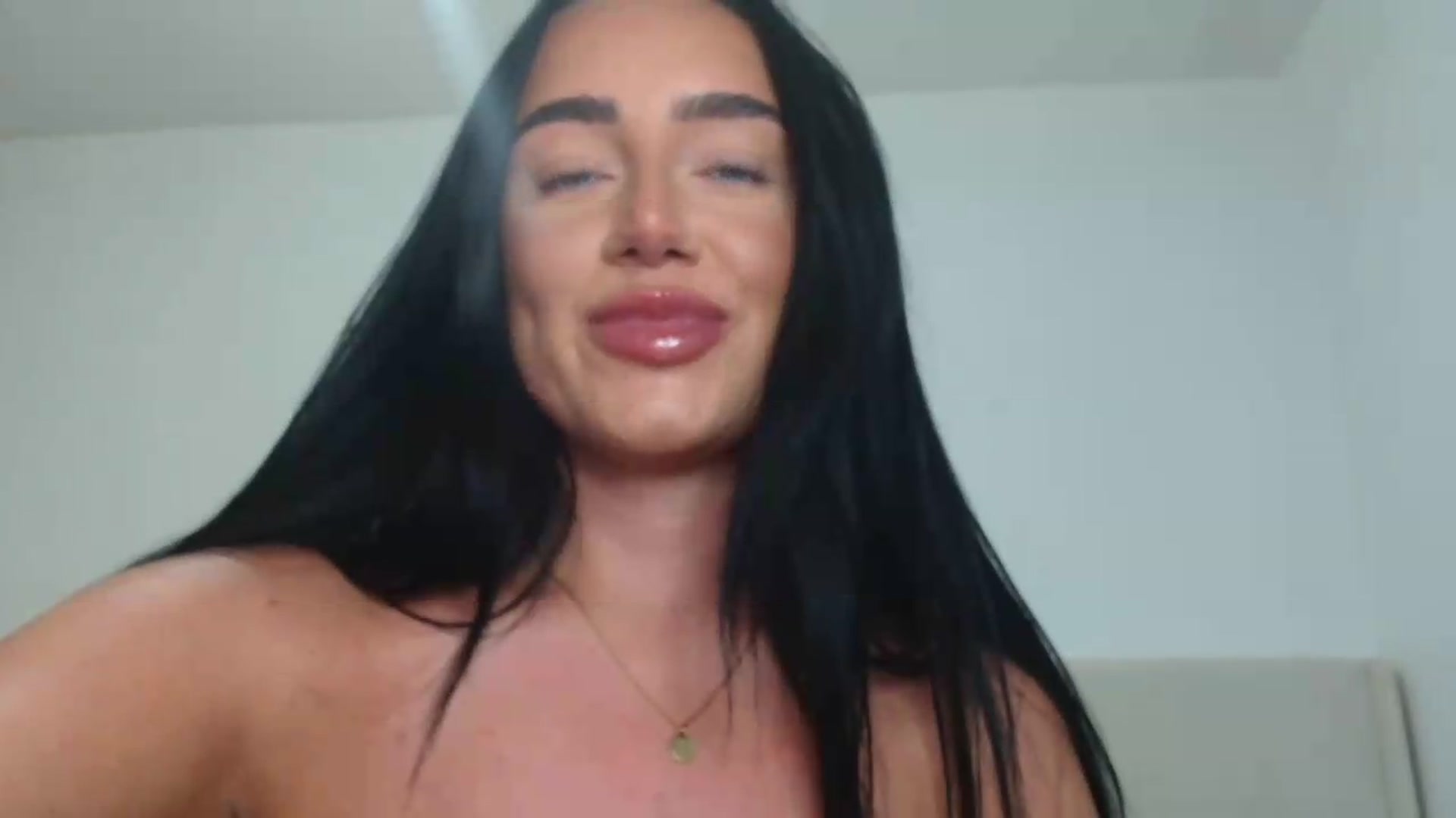 Gallery image thumbnail from ElleBloom's myfreecams stream on, 05/20/2026, 14:50 image 12 of 20