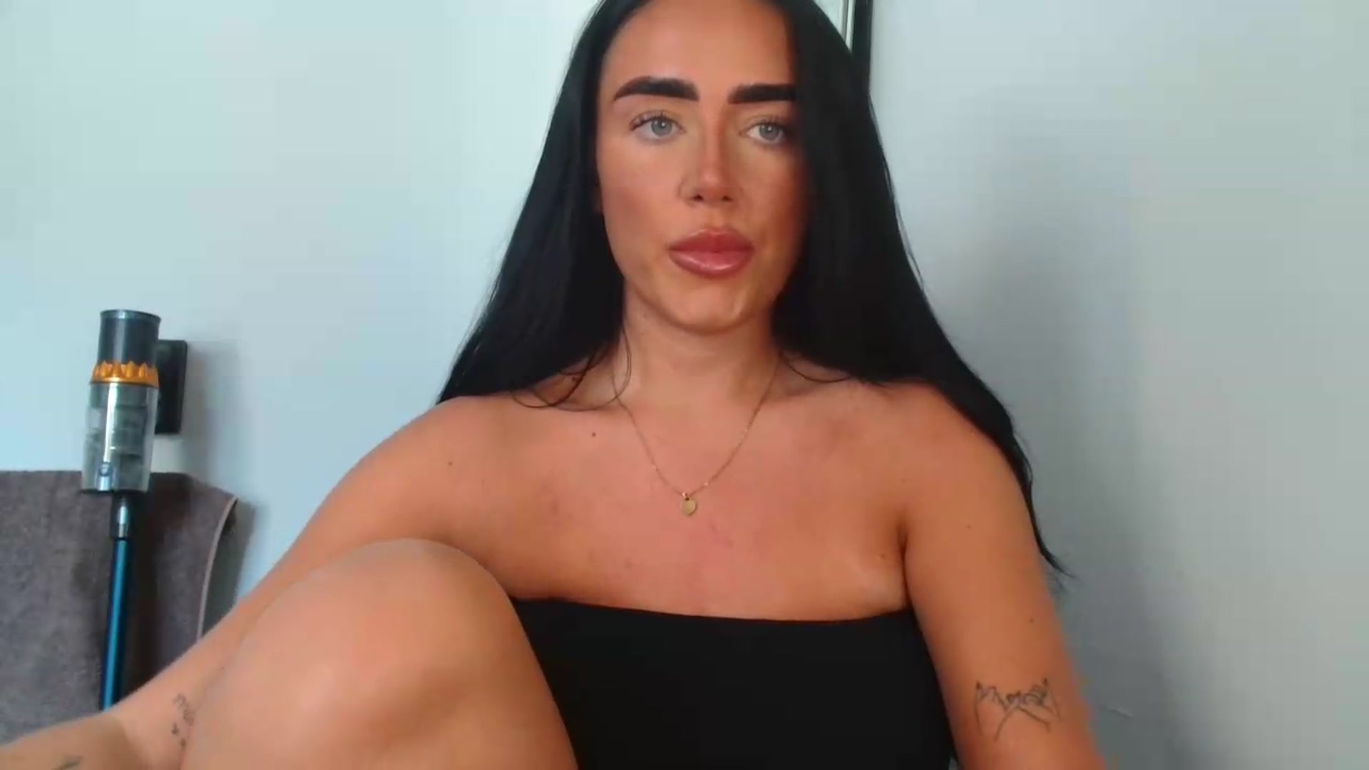 Gallery image thumbnail from ElleBloom's myfreecams stream on, 05/23/2026, 11:14 image 2 of 20