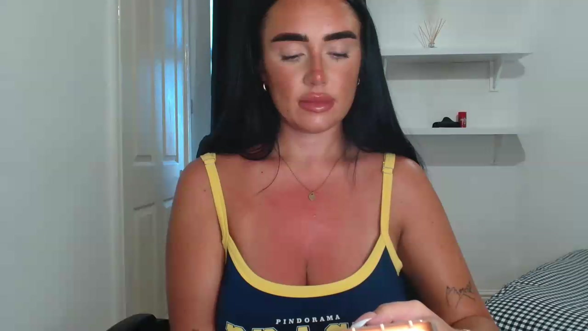 Gallery image thumbnail from ElleBloom's myfreecams stream on, 05/25/2026, 18:16 image 2 of 20