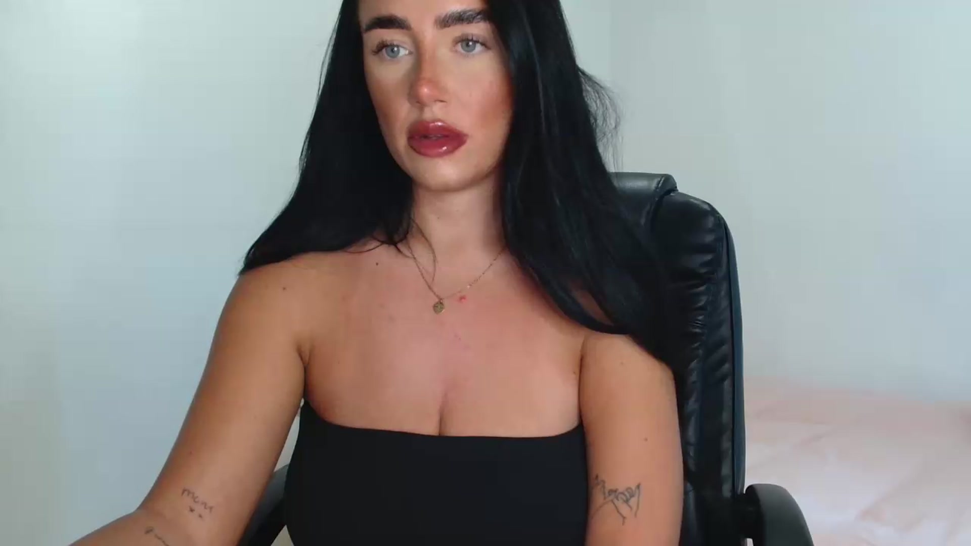 Gallery image thumbnail from ElleBloom's myfreecams stream on, 06/02/2026, 14:08 image 5 of 20