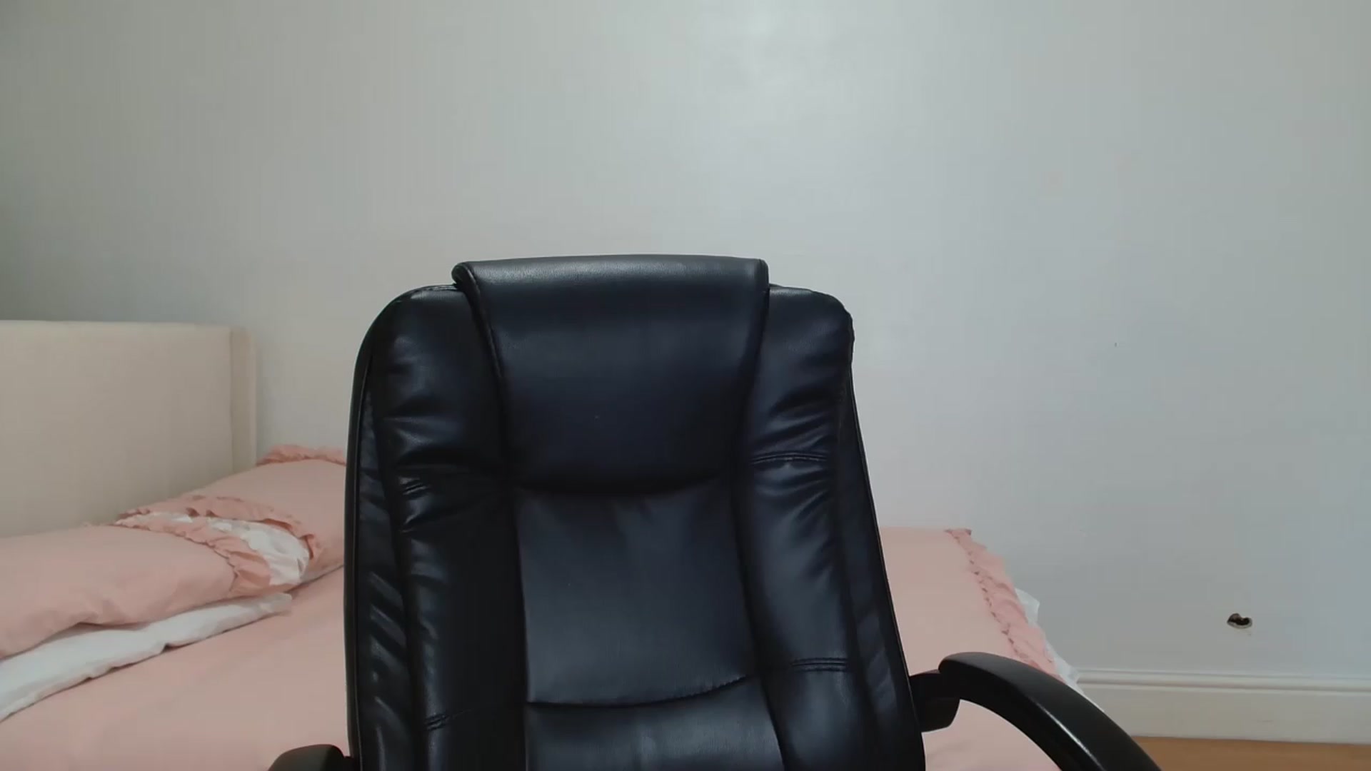 Gallery image thumbnail from ElleBloom's myfreecams stream on, 06/04/2026, 17:10 image 16 of 20