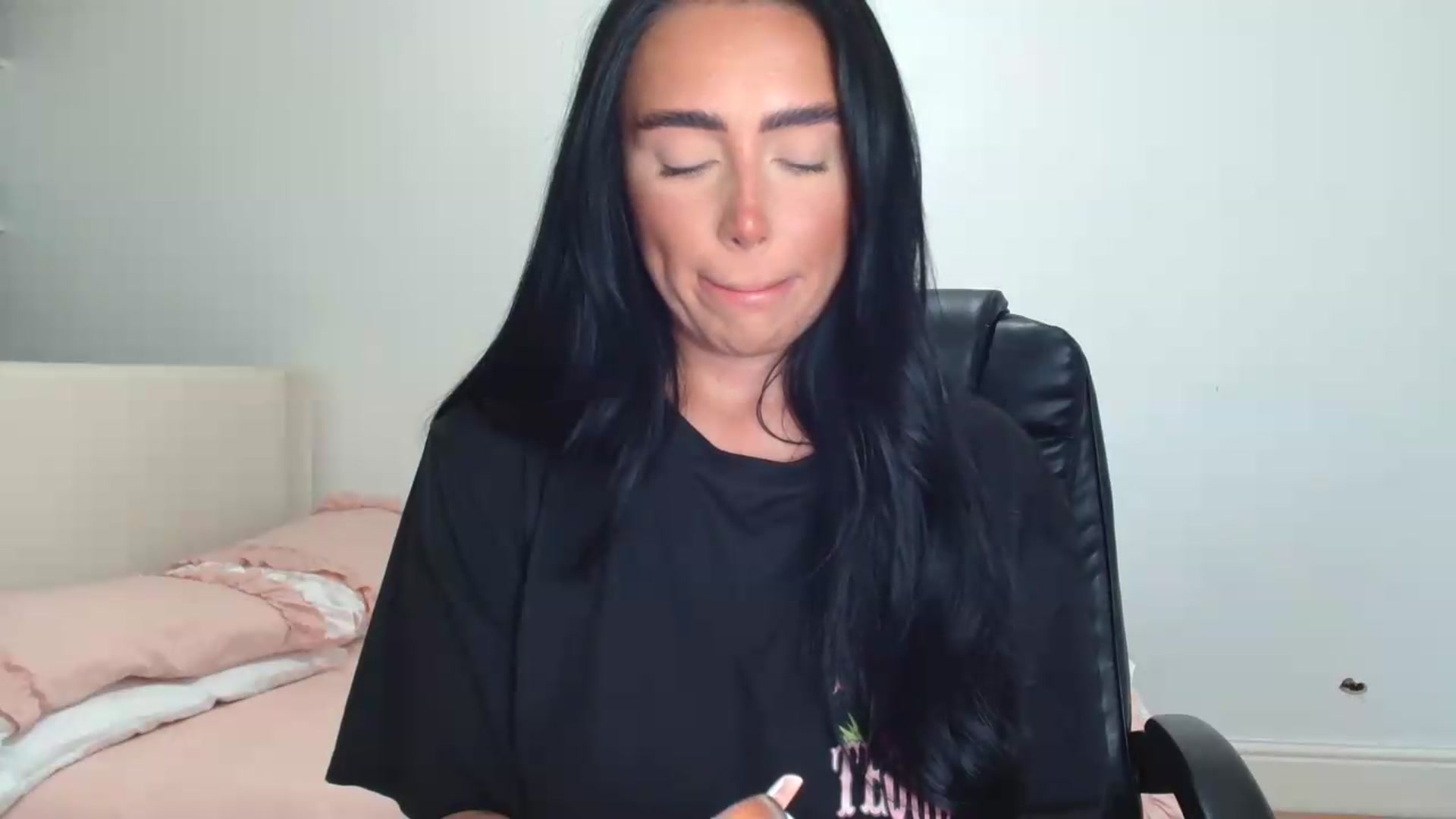 Gallery image thumbnail from ElleBloom's myfreecams stream on, 06/04/2026, 17:10 image 4 of 20