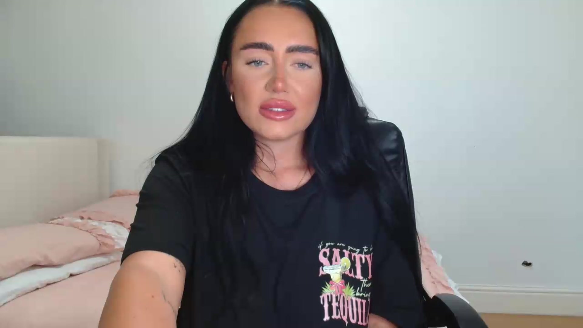 Gallery image thumbnail from ElleBloom's myfreecams stream on, 06/04/2026, 17:10 image 15 of 20