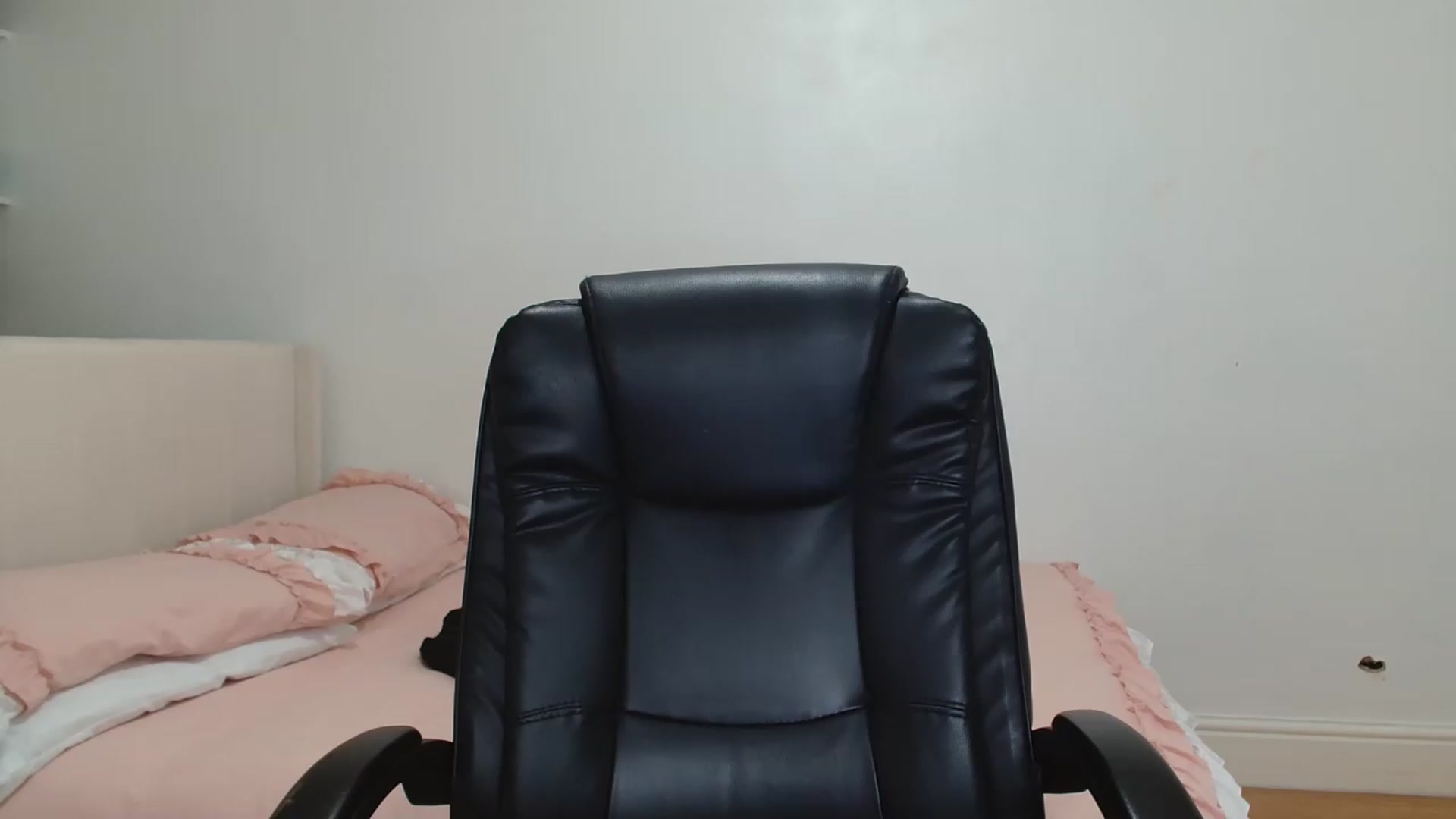 Gallery image thumbnail from ElleBloom's myfreecams stream on, 06/04/2026, 17:10 image 20 of 20