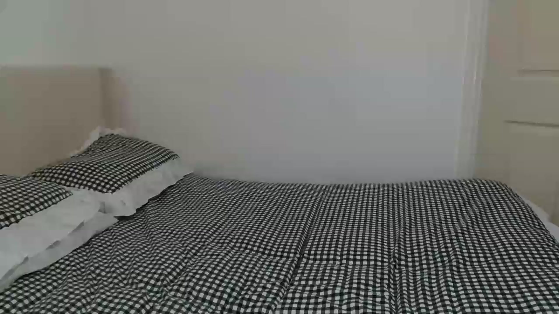 Gallery image thumbnail from ElleBloom's myfreecams stream on, 06/07/2026, 13:23 image 17 of 20