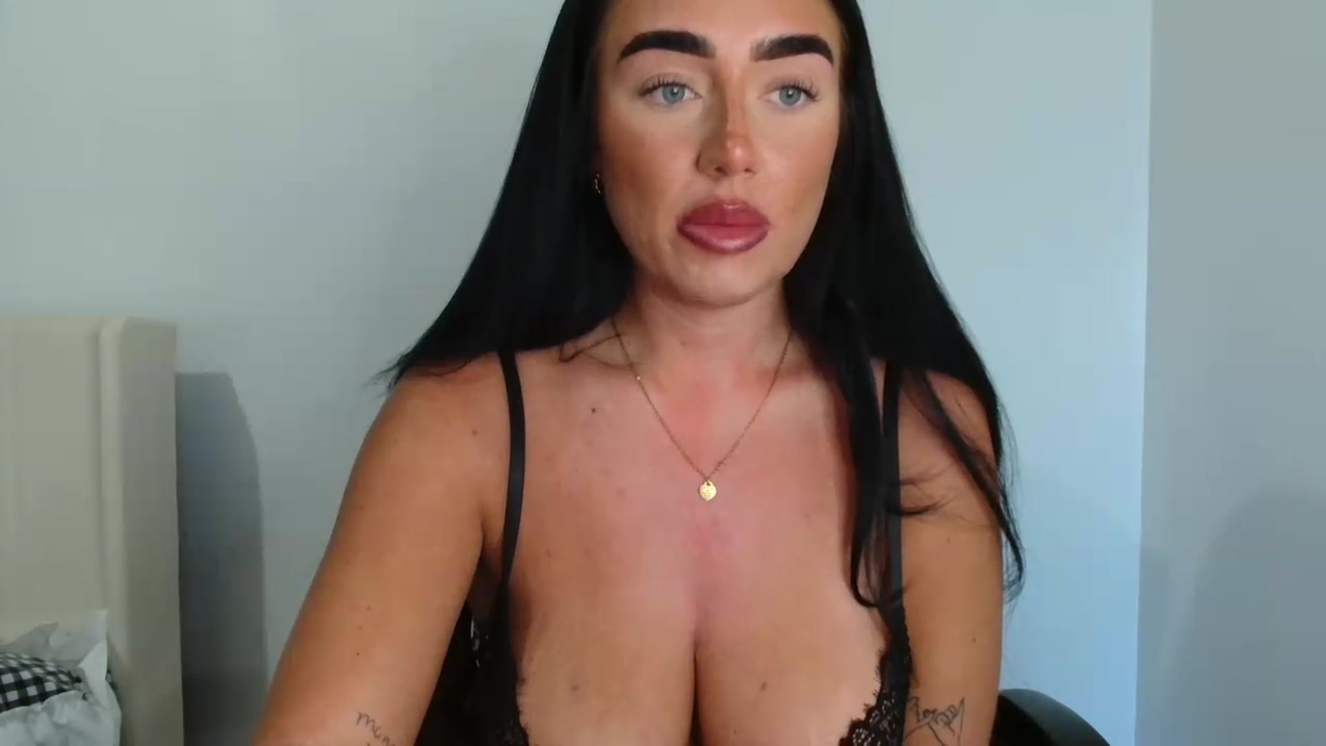 Gallery image thumbnail from ElleBloom's myfreecams stream on, 06/08/2026, 15:22 image 15 of 20