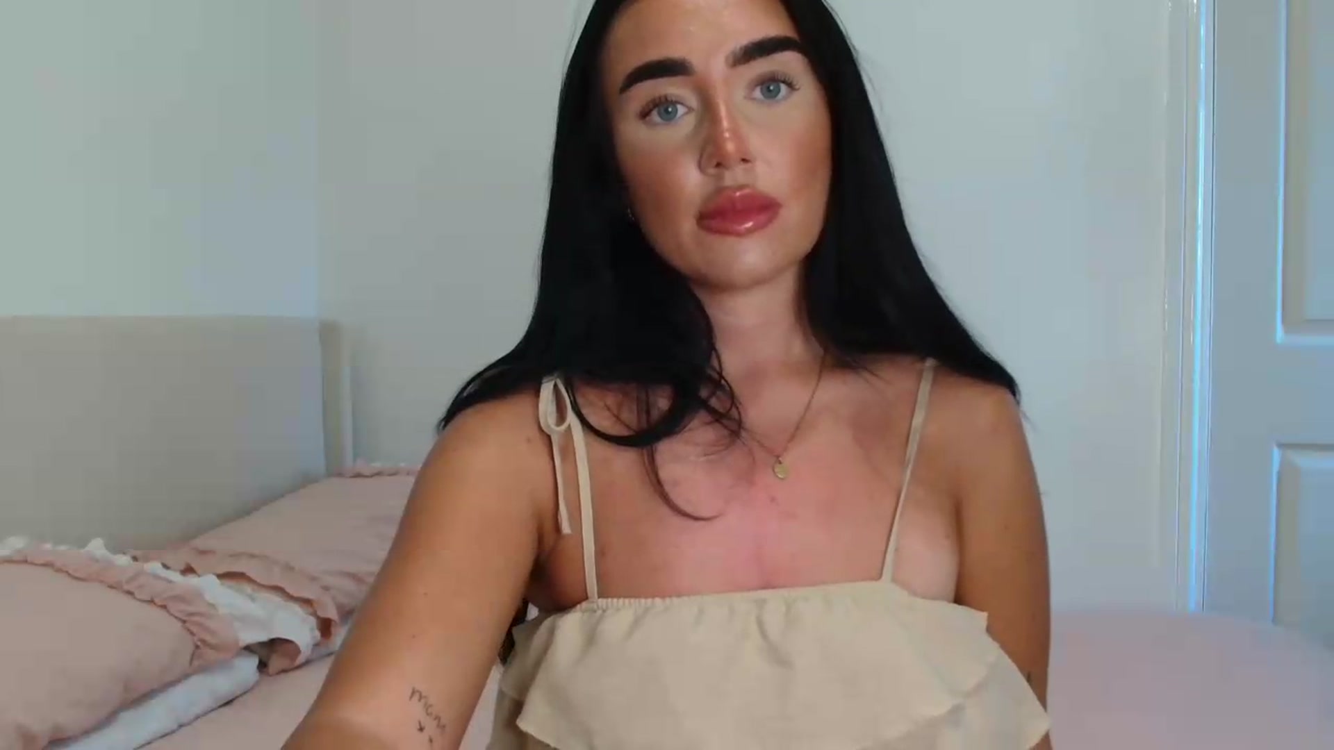 Gallery image thumbnail from ElleBloom's myfreecams stream on, 06/12/2026, 16:50 image 2 of 20