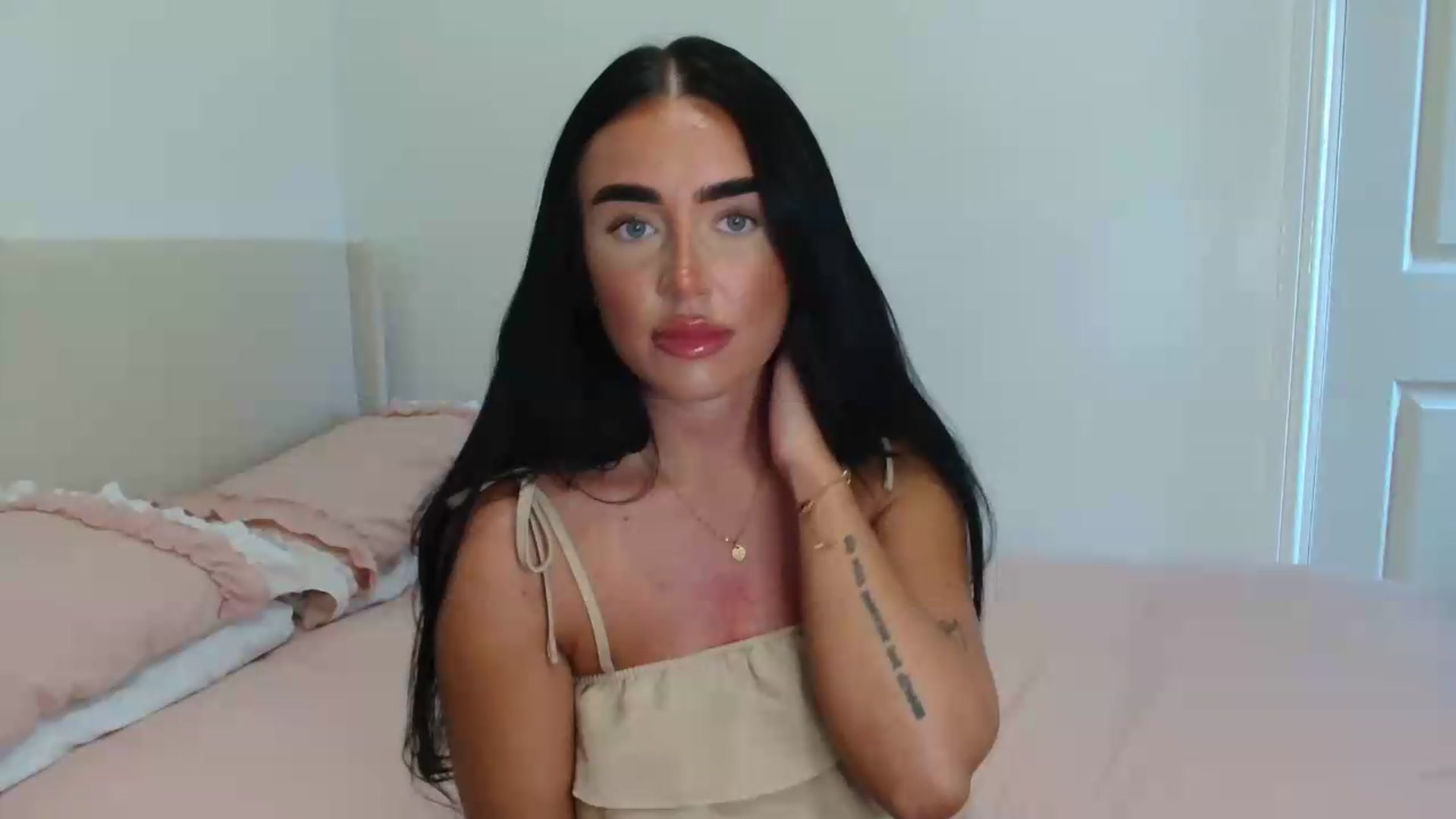 Gallery image thumbnail from ElleBloom's myfreecams stream on, 06/12/2026, 16:50 image 18 of 20